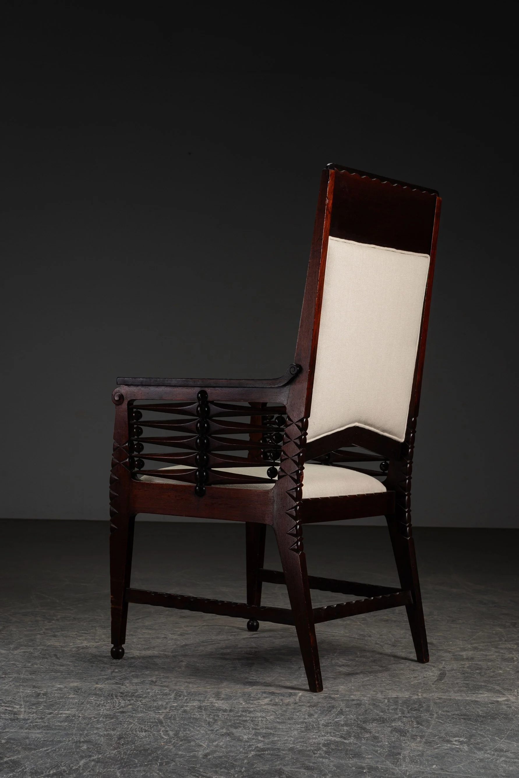 SE-3112025192944-1920s-Amsterdamse-School-Desk-Chair_10.jpg