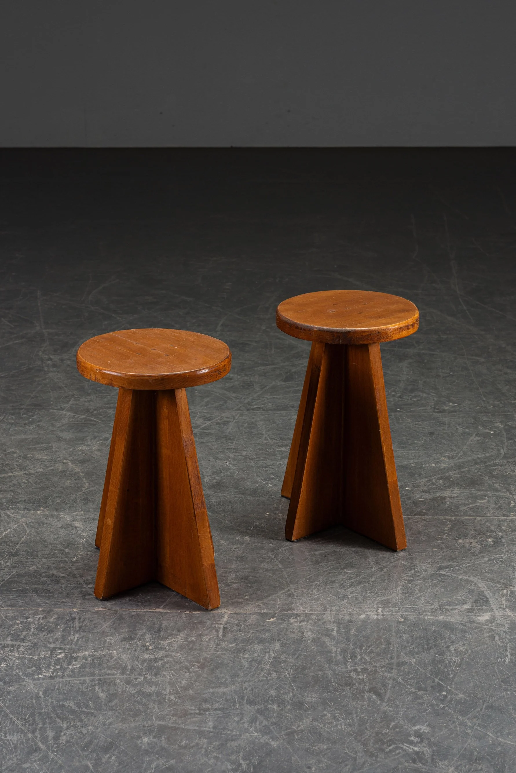 SE-292025194451-1950s-Modernist-Stool_01.jpg