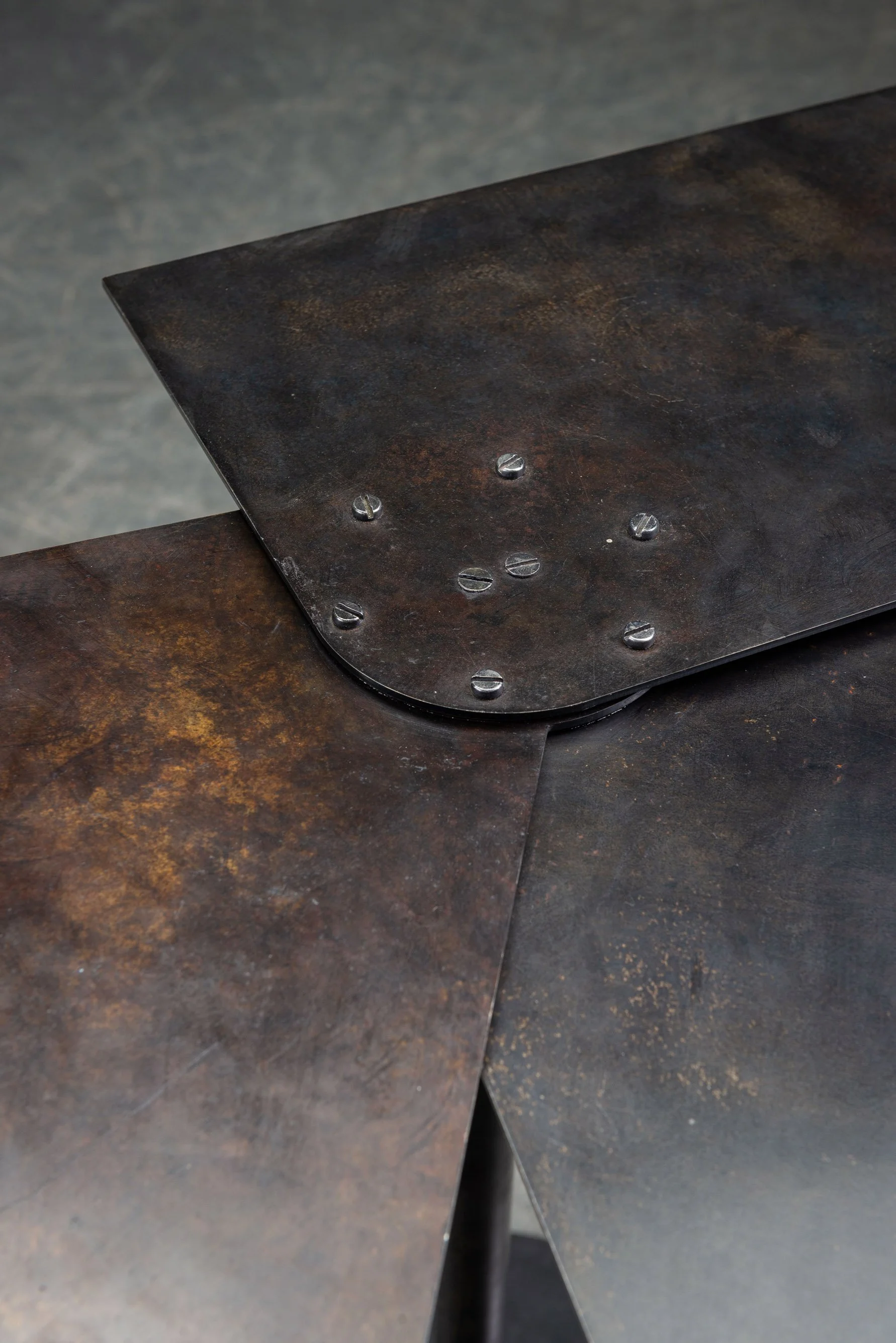 TA-1862026193111-1980s-Art-Deco-Side-Table_02.jpg