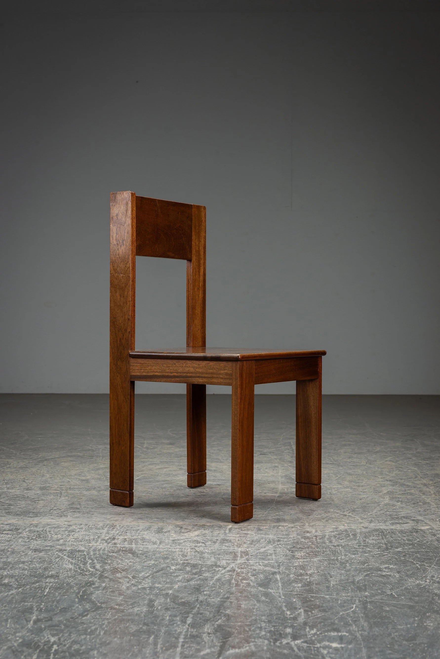 SE-2712026123208-L.O.V.-Constructivist-Accent-Chair_02.jpg