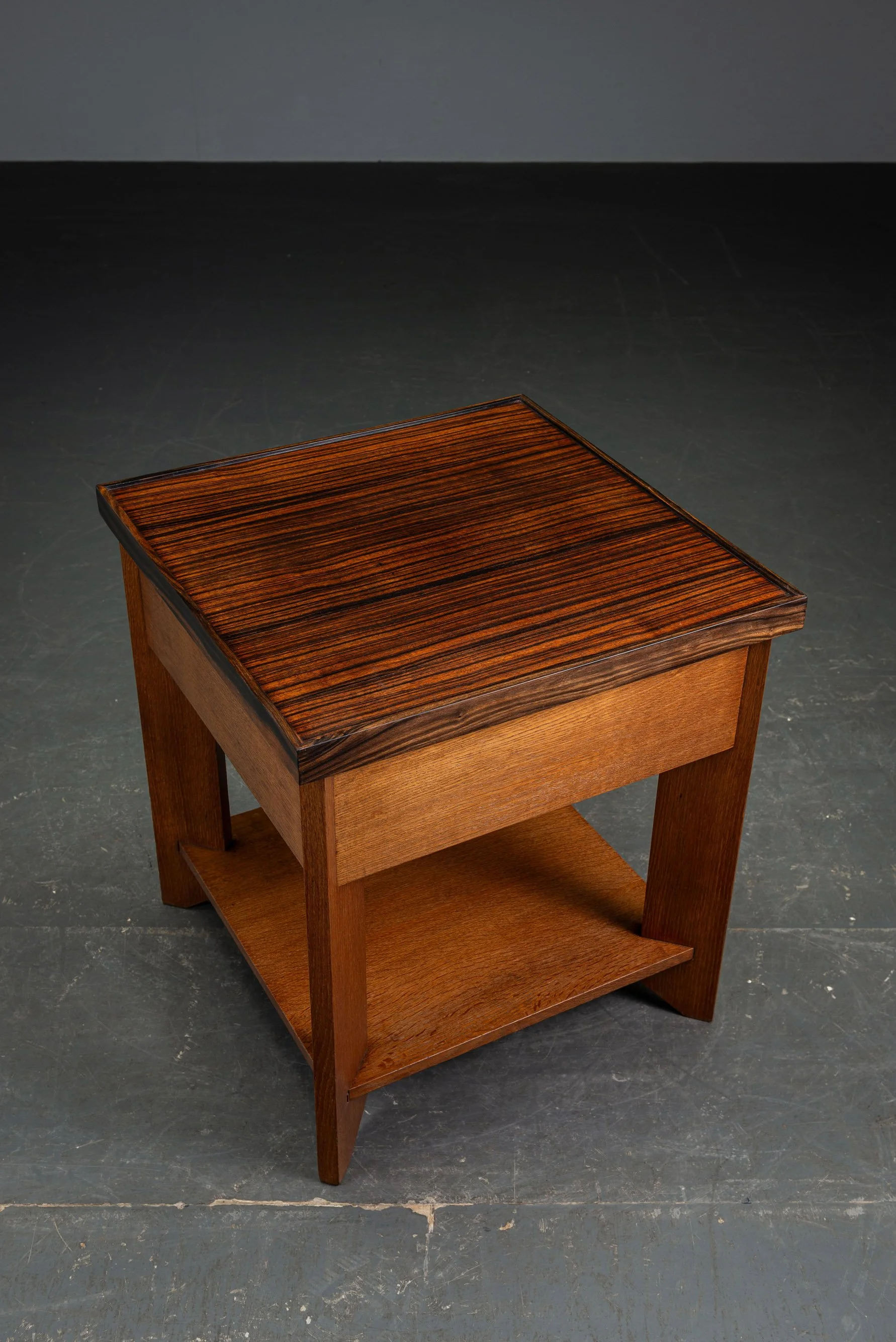 TA-162026184323-1920s-Haagse-School-Side-Table_02.jpg
