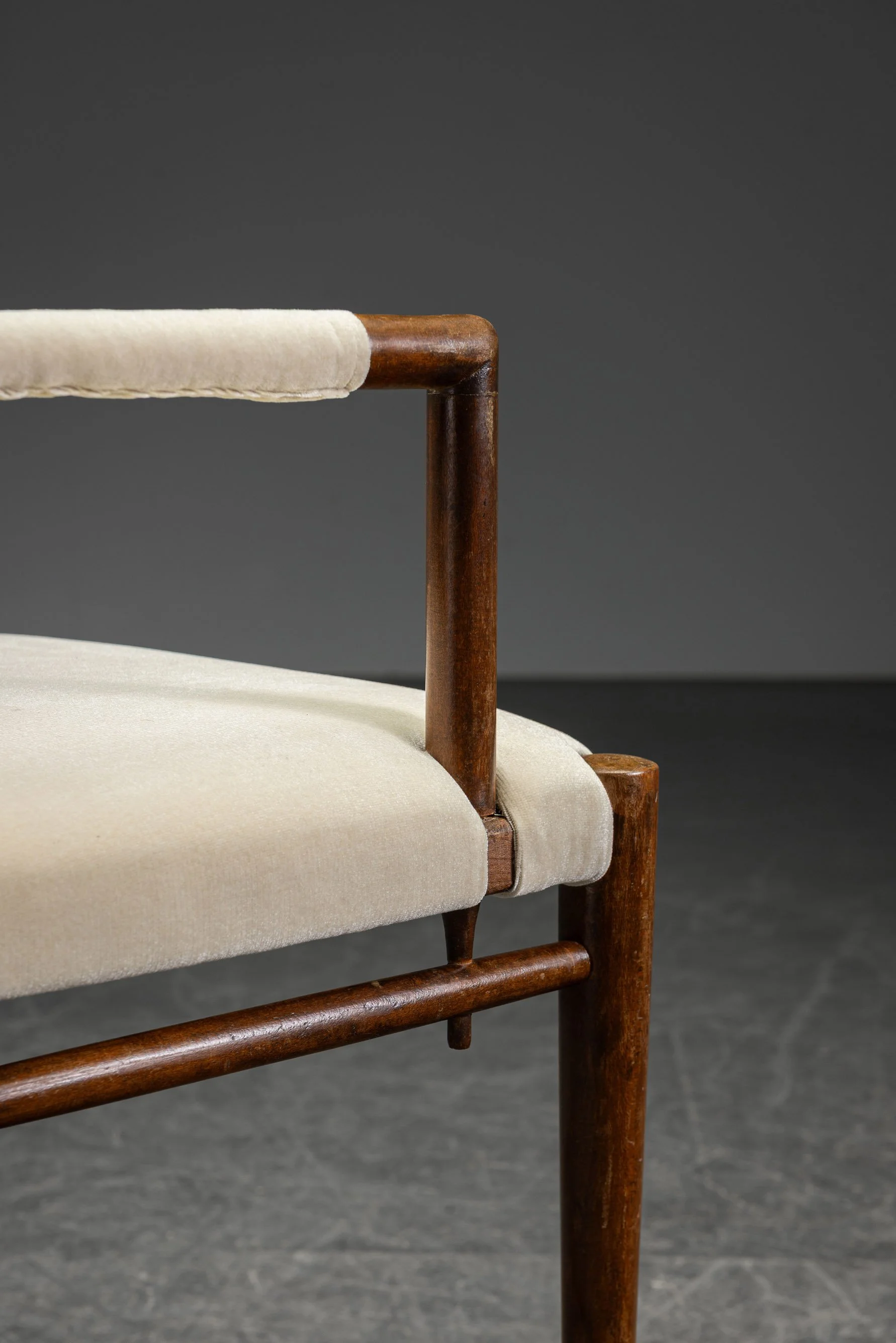 SE-3112025160713-1940s-Dining-Chair-Quartet_09.jpg