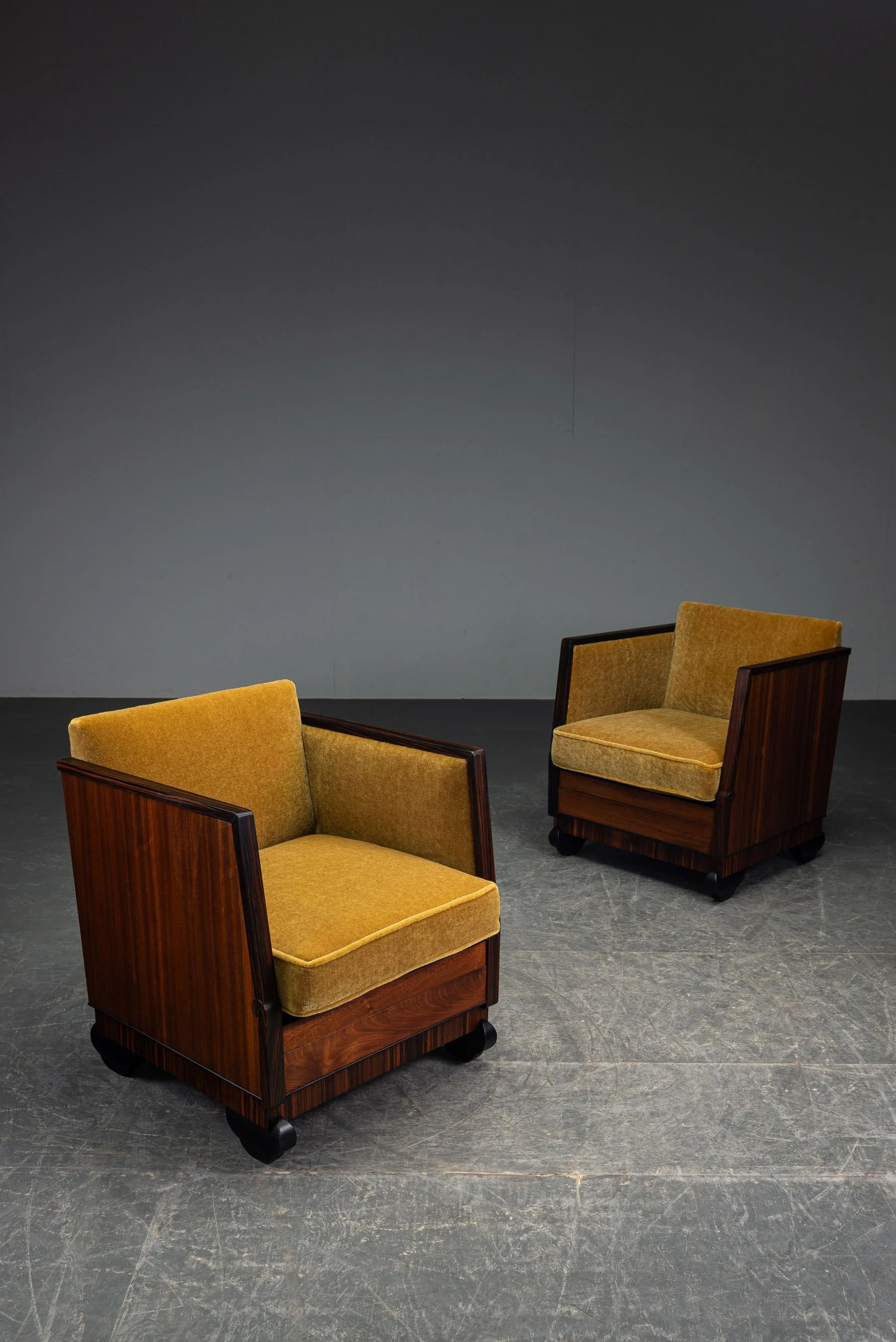 1920s Amsterdamse School Armchair Set