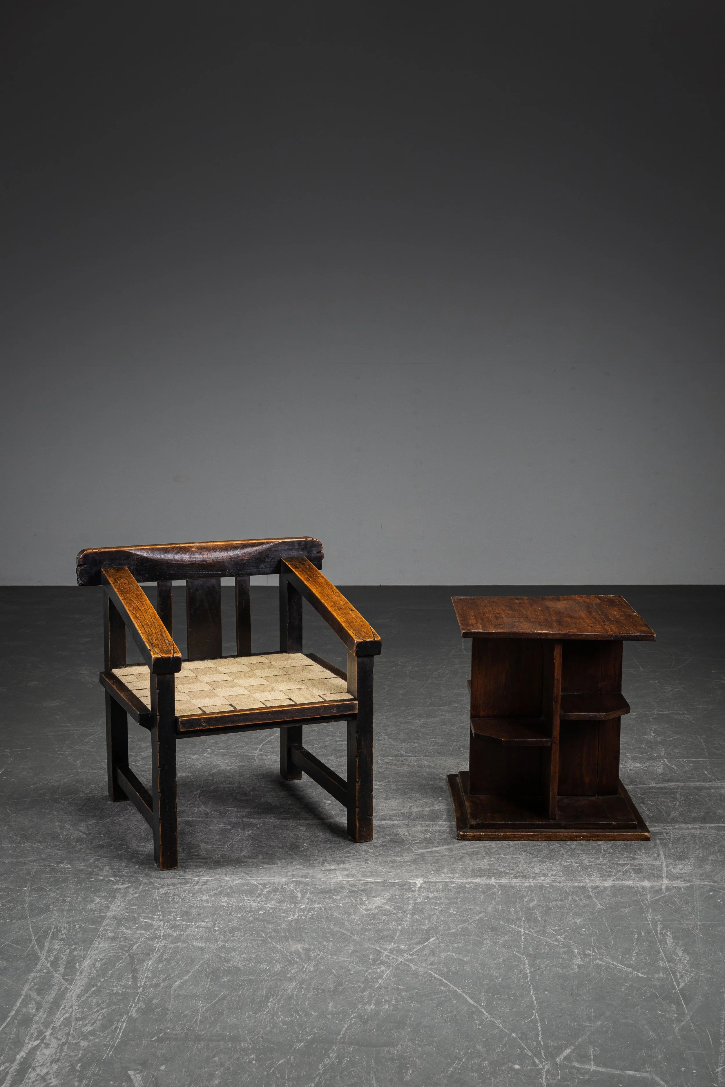 SE-6102026132624-circa-1915-Amsterdamse-School-Armchair_17.jpg