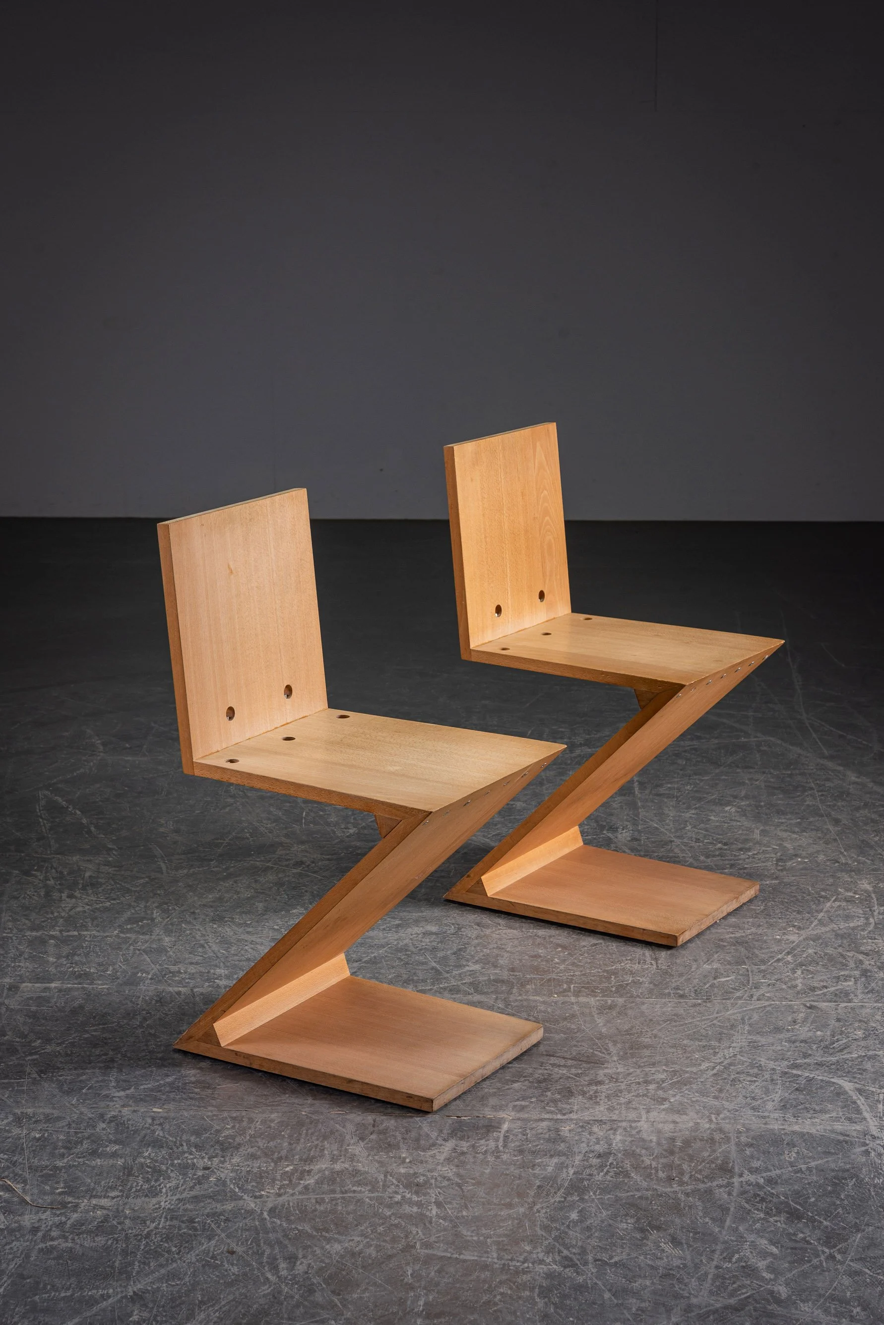 SE-3172025132306-1980s-Zig-Zag-Chairs_04.jpg