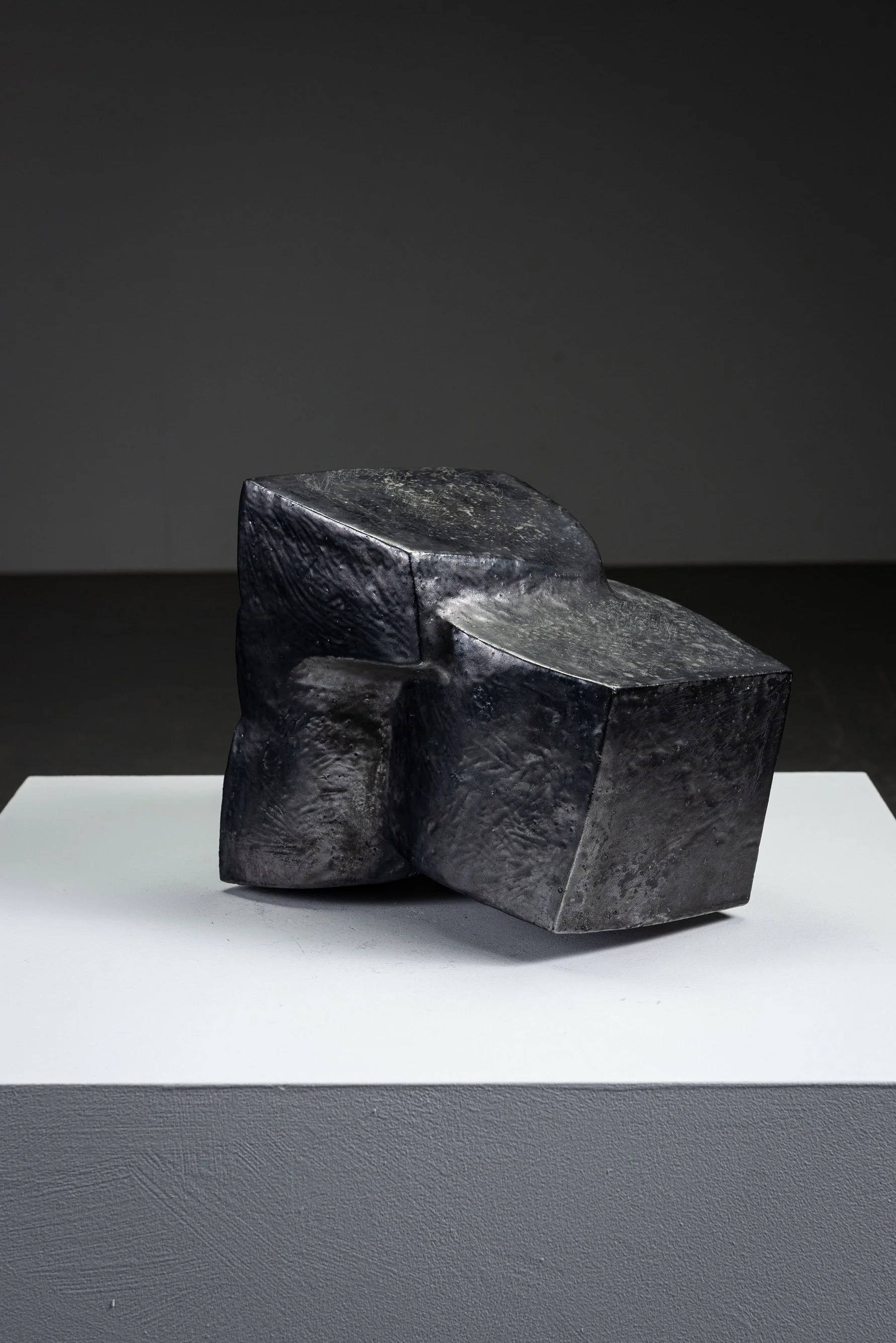 AR-31122025134741-Abstract-Sculpture-by-Cor-Dam-#42_01.jpg