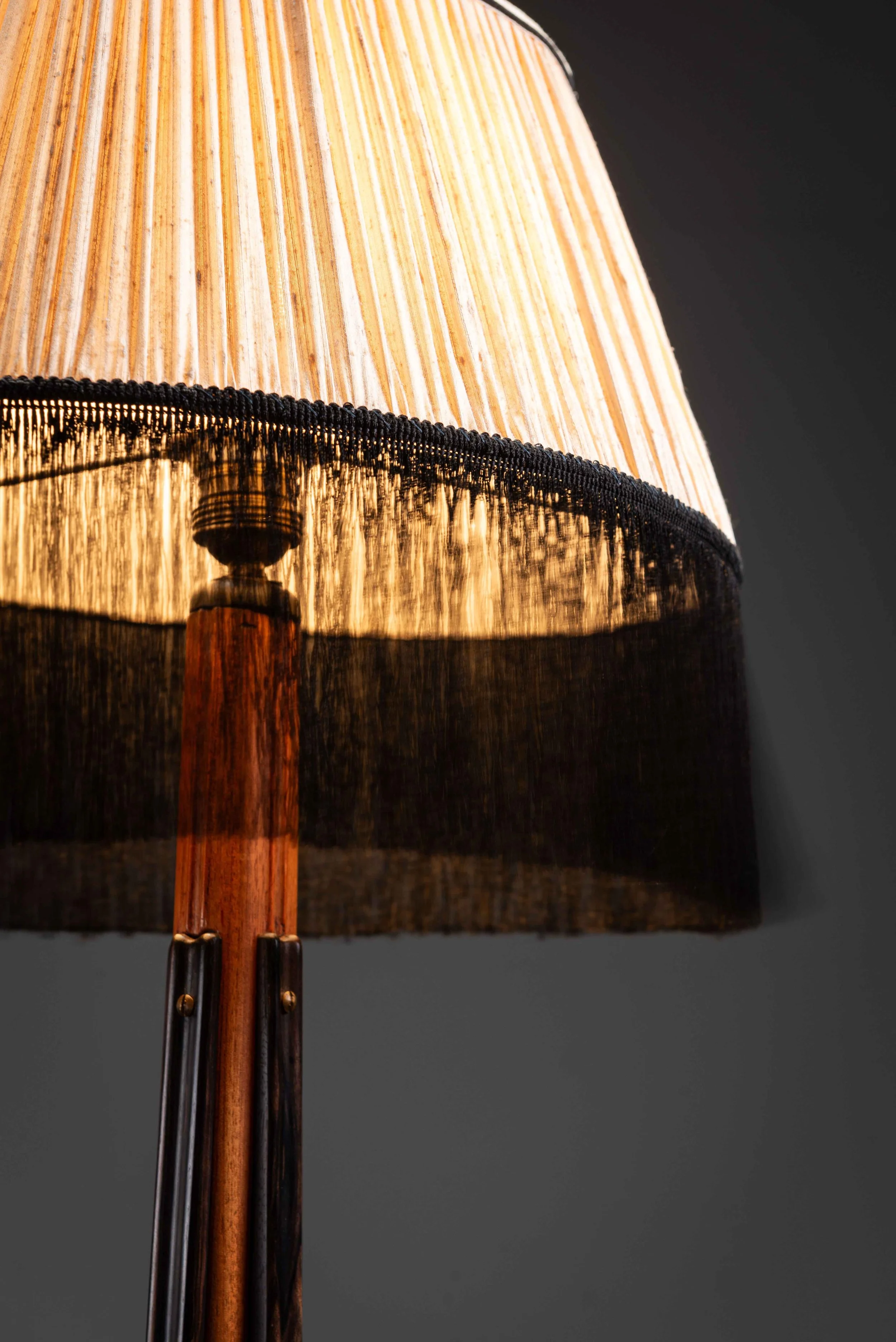 LI-3072025224456-1920s-Amsterdamse-School-Table-Lamp_10.jpg