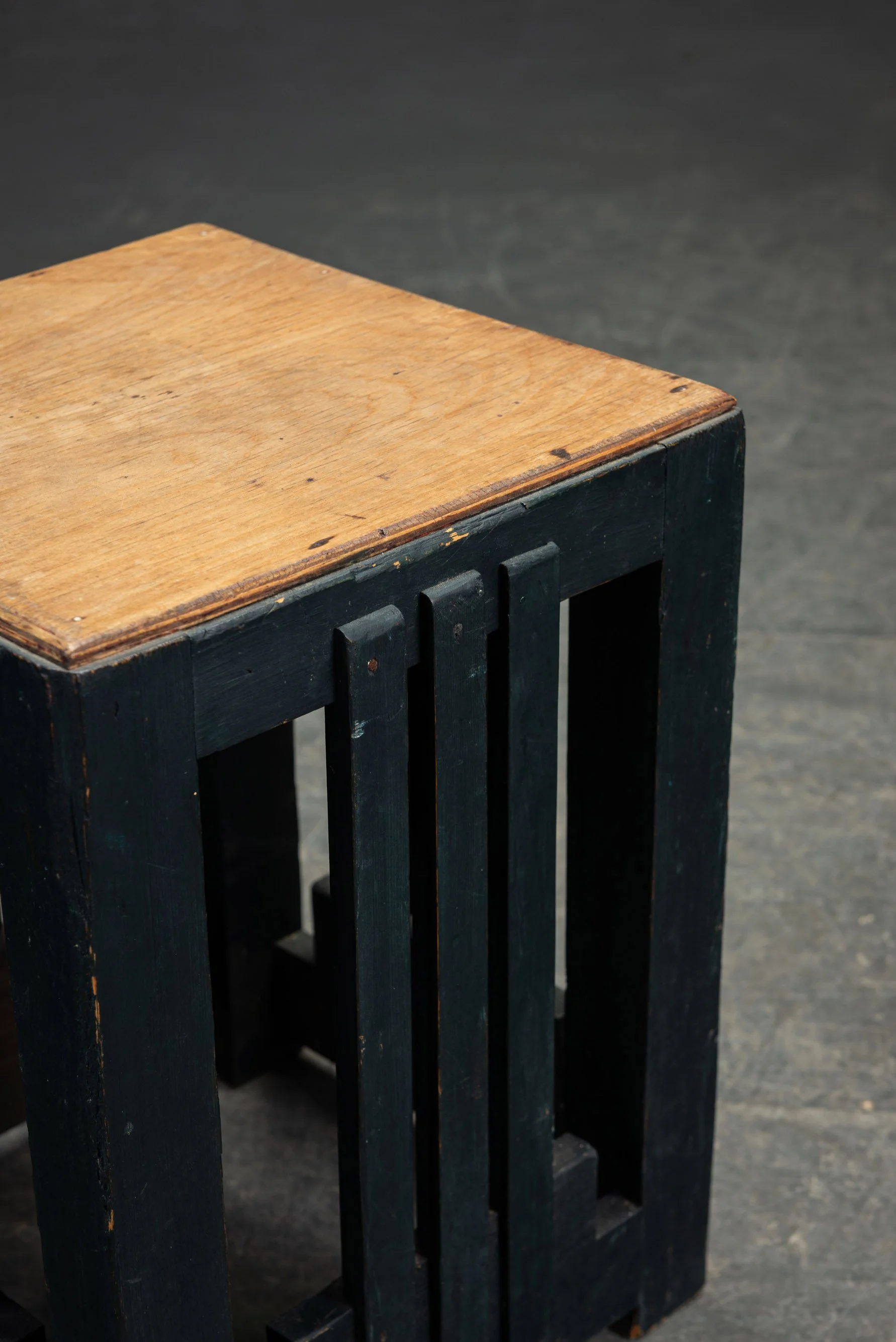 SE-1132026222555-Modernist-Stool-by-J.P.D.-van-Gelder_03.jpg