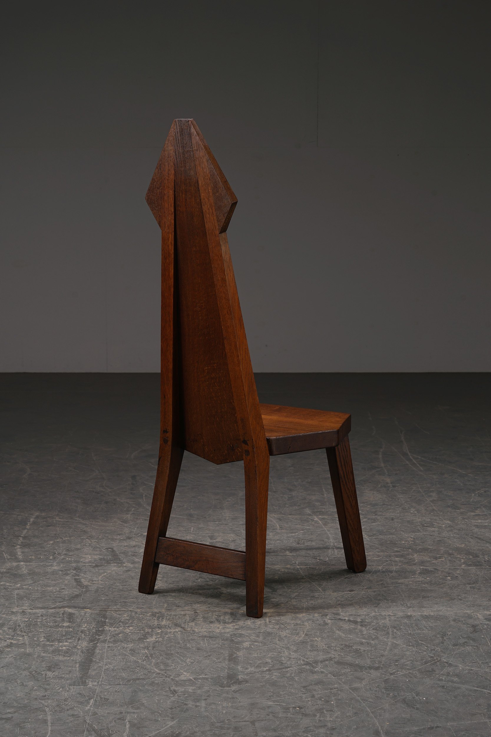 SE-050123142855-Rädecker-Side-Chair-with-Woodcarving_005.jpg