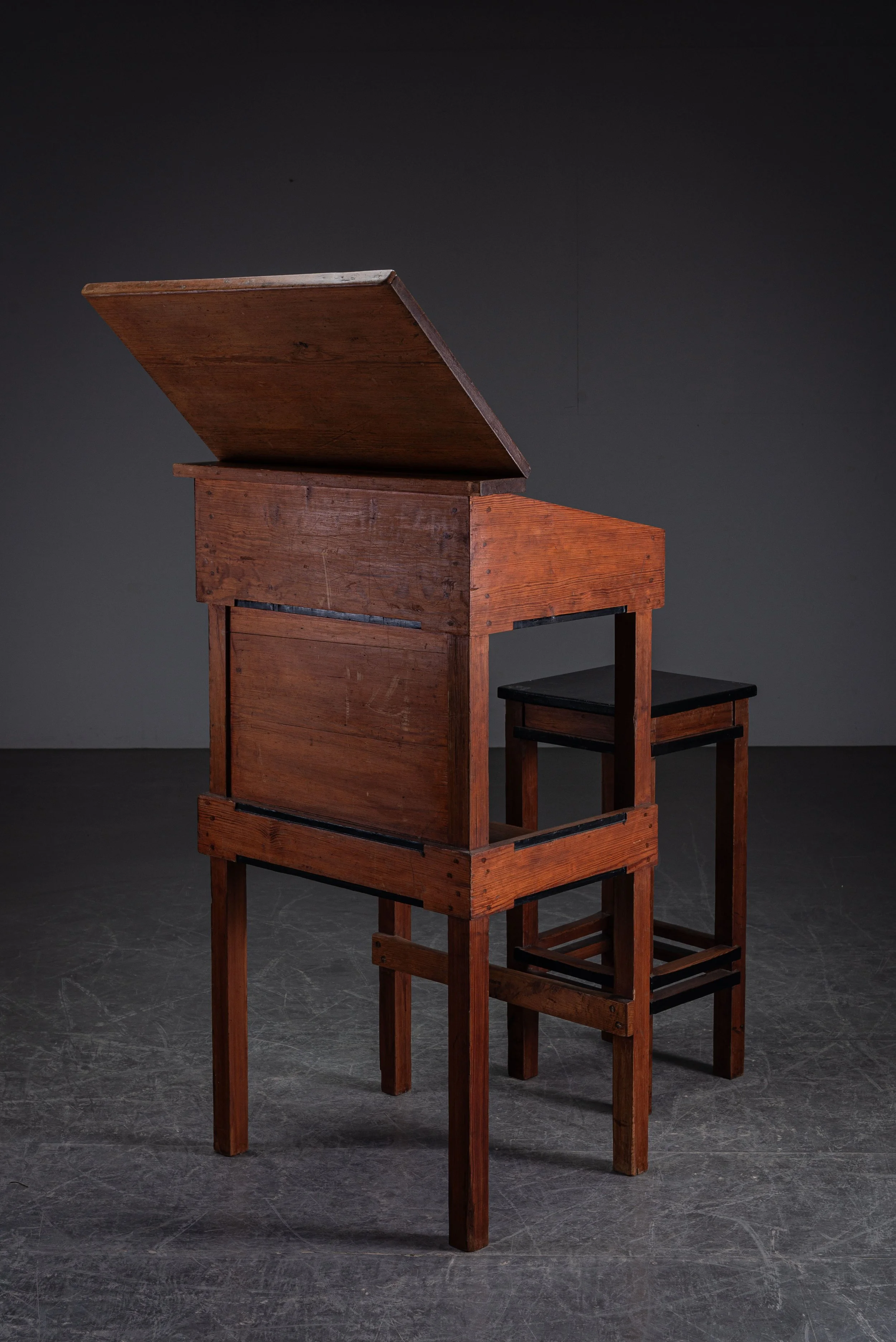 TA-27102025180825-Architectural-Lectern-or-Drawing-Table-with-Stool_09.jpg