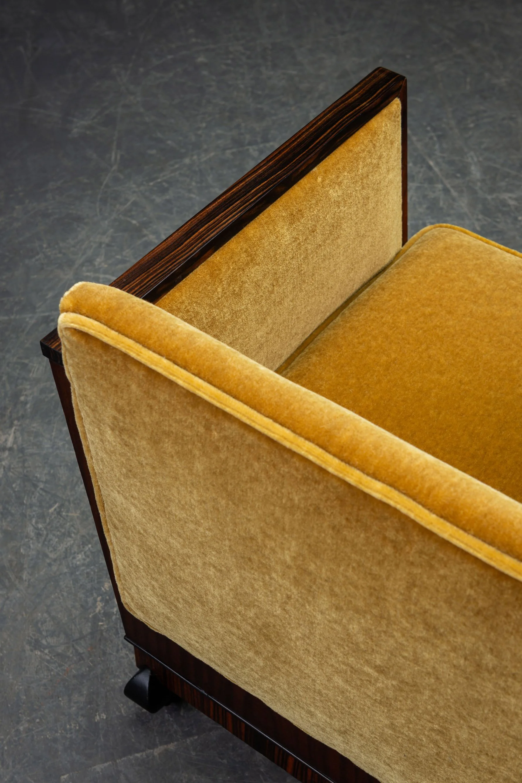 SE-852024131743+SE-1862024175941-1920s-Amsterdamse-School-Armchair-Set_12.jpg