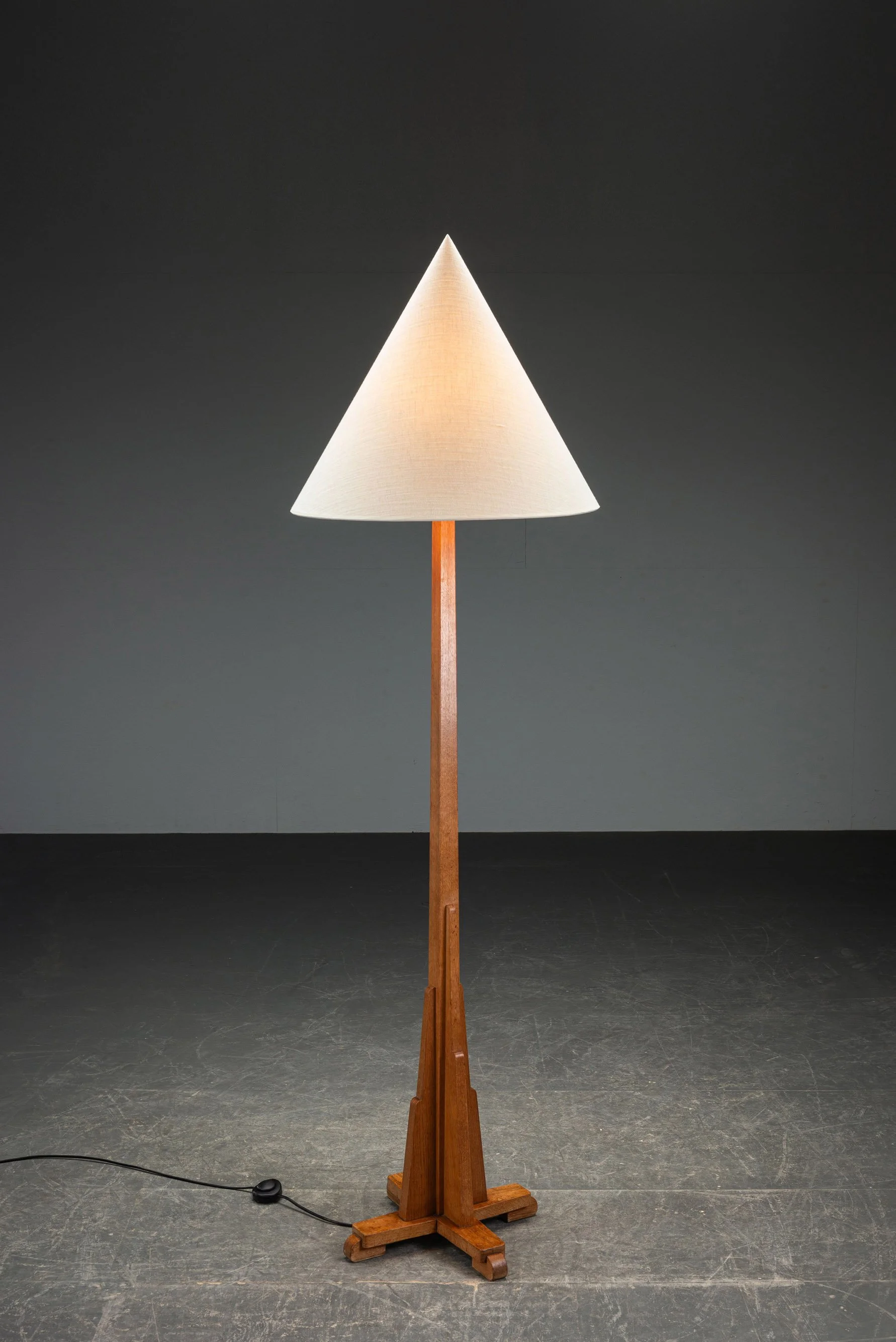 LI-162026182859-1930s-Art-Deco-Standing-Lamp_01.jpg
