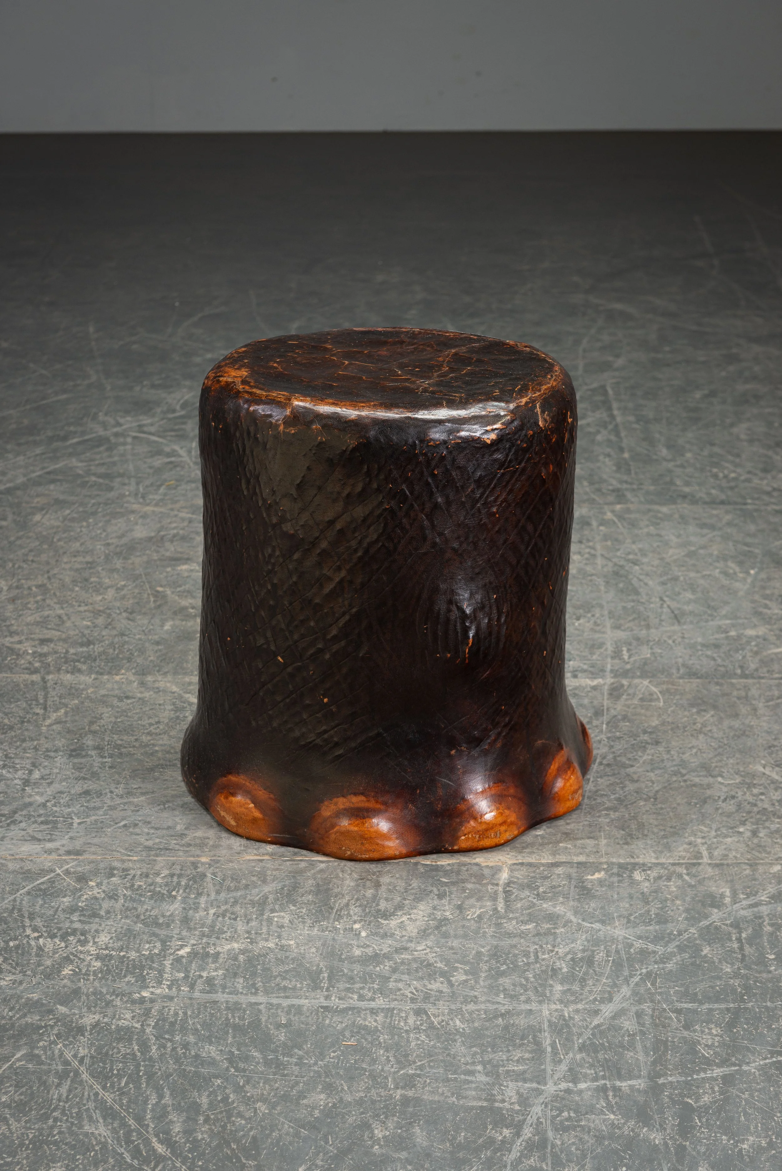 SE-2611202595050-1910s-Sculptural-Stool_02.jpg
