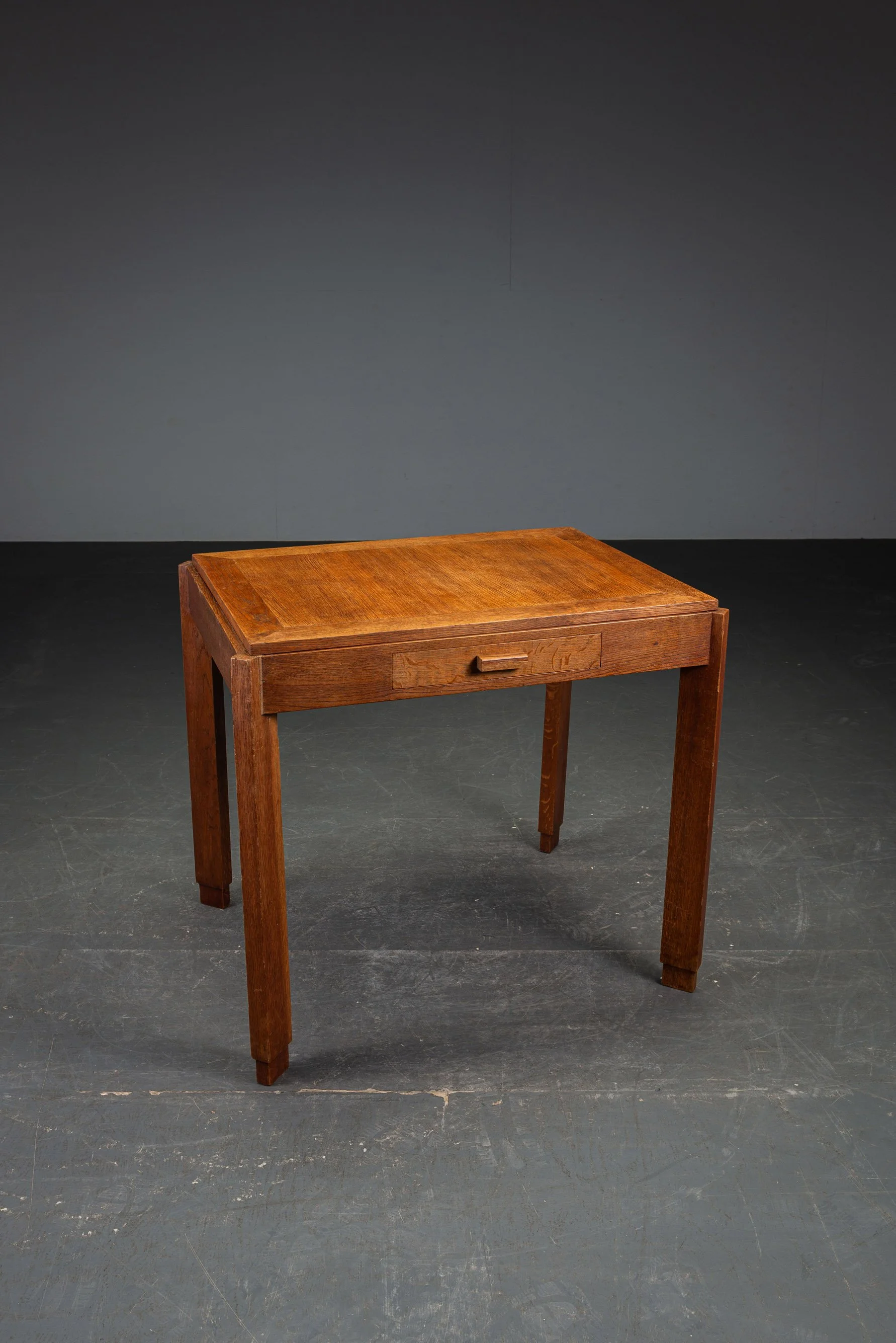TA-14122025141552-1930s-Haagse-School-Desk_01.jpg