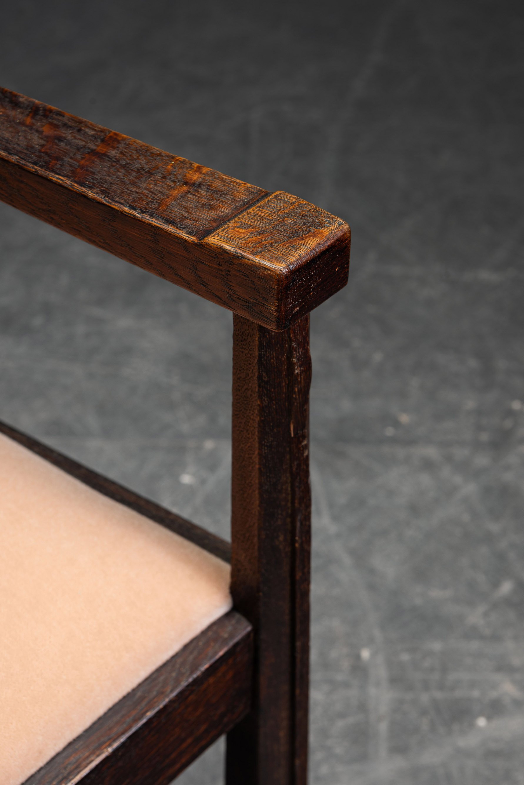 SE-892026125316-Rationalist-Chair-Set_07.jpg