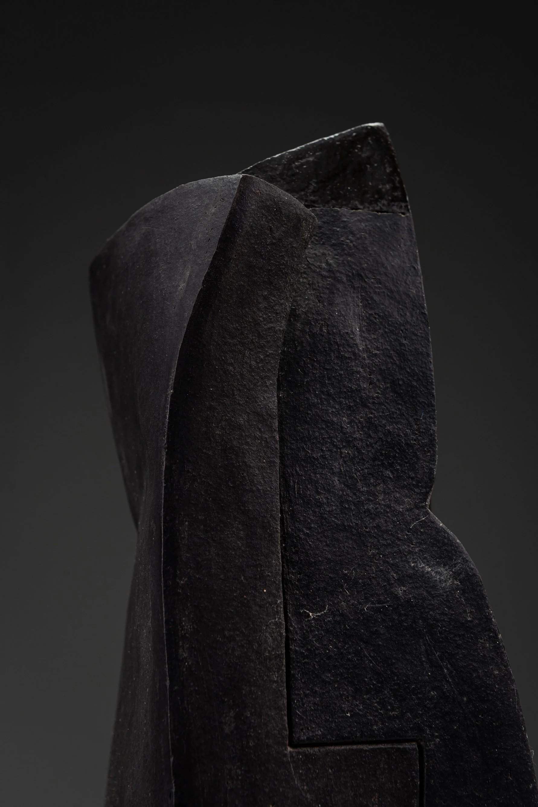 AR-27102025184021-Abstract-Sculpture-by-Cor-Dam-#11_08.jpg