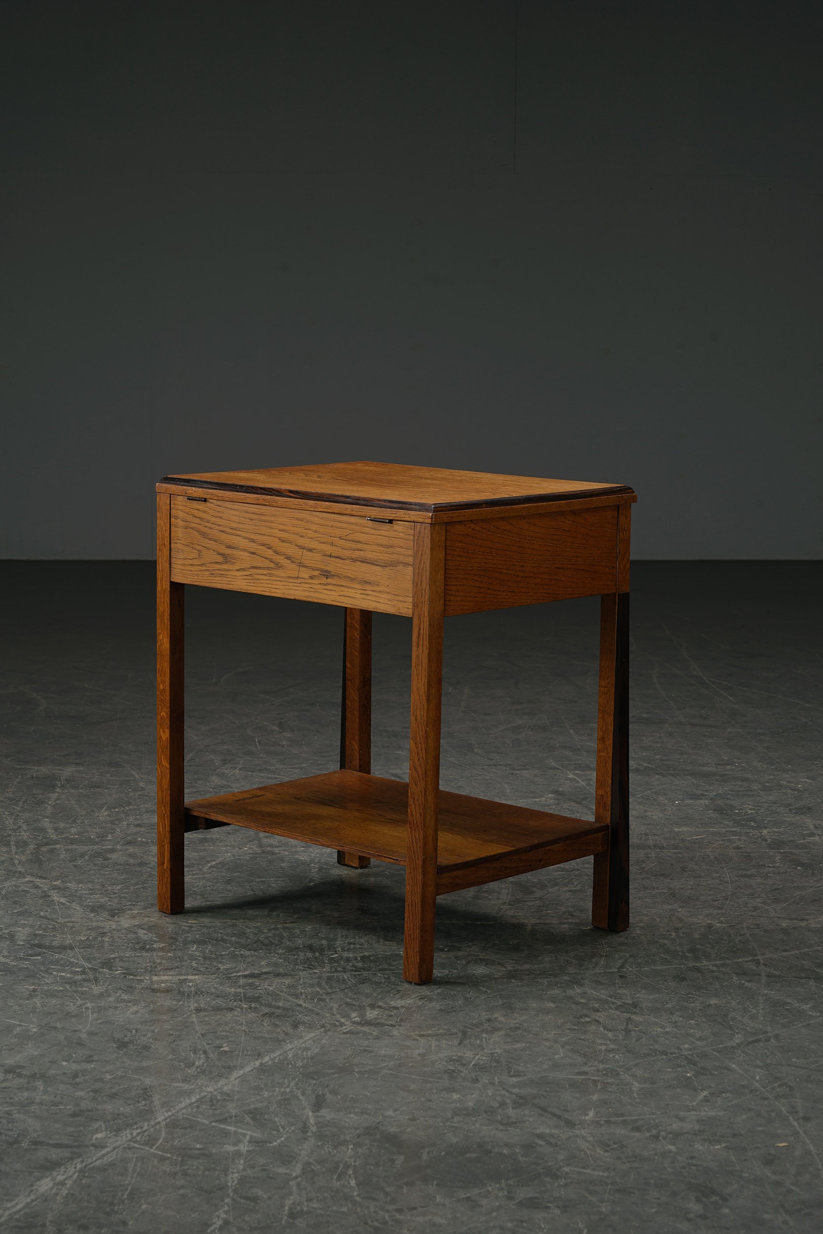 TA-1862025193113-1930s-Amsterdamse-School-Side-Table_08.jpg