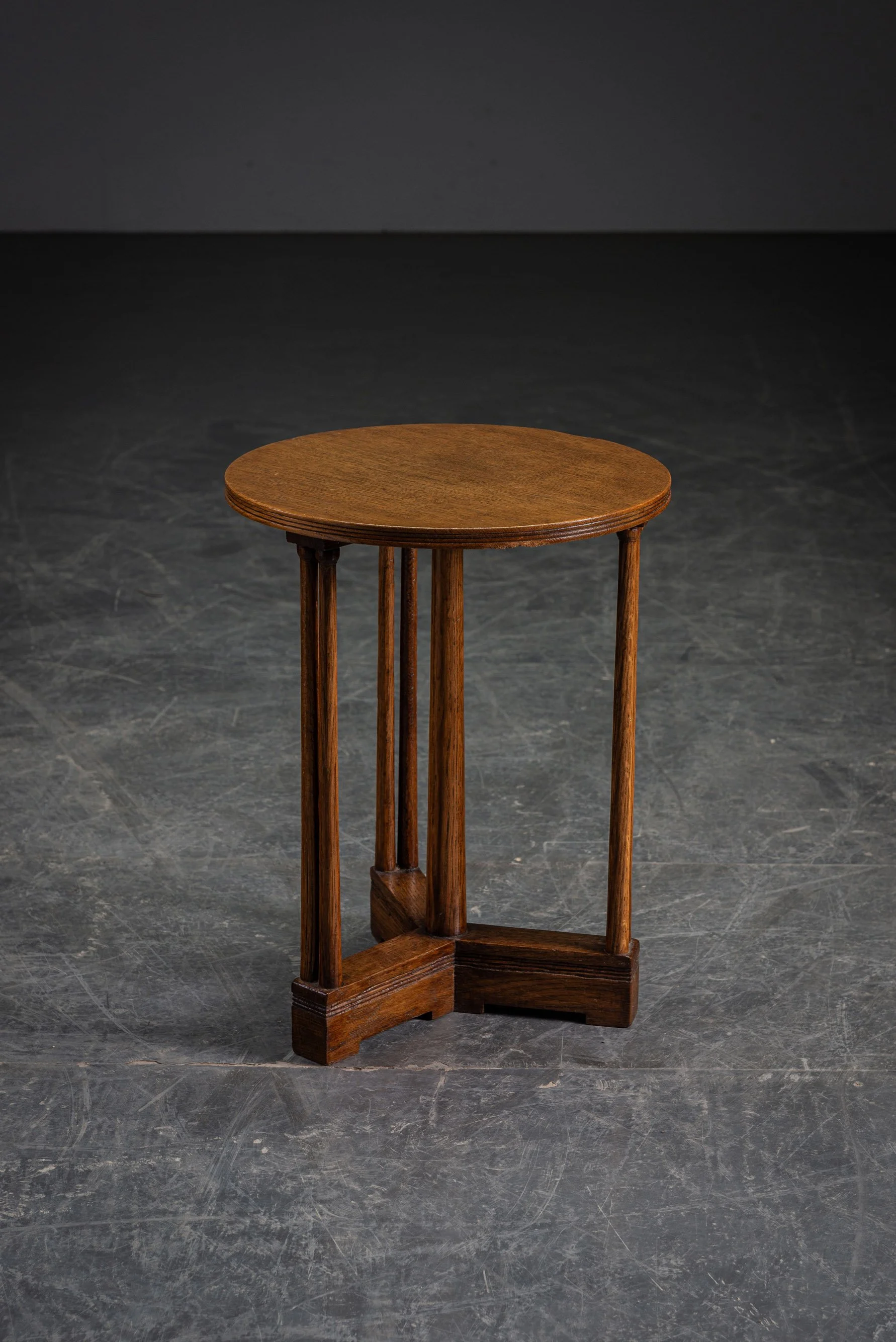 TA-2082025183100-1930s-Art-Deco-Side-Table_01.jpg