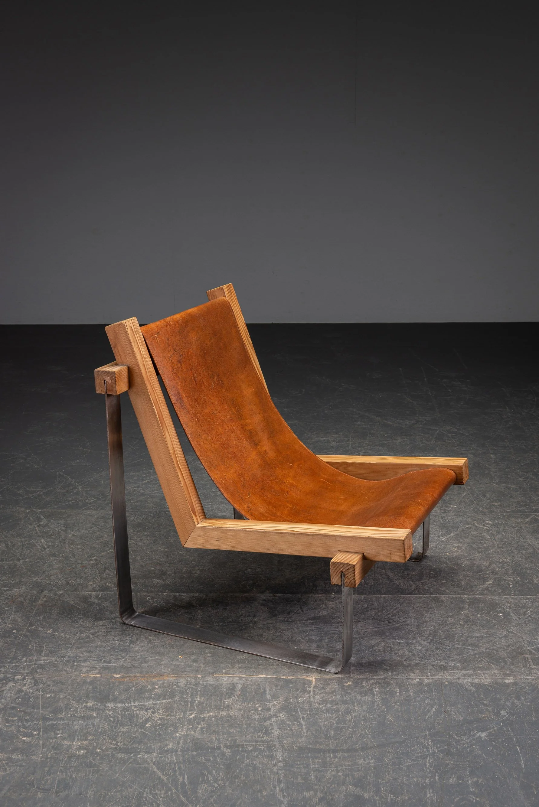 SE-3032026180114-1960s-Modernist-Easy-Chair_01.jpg