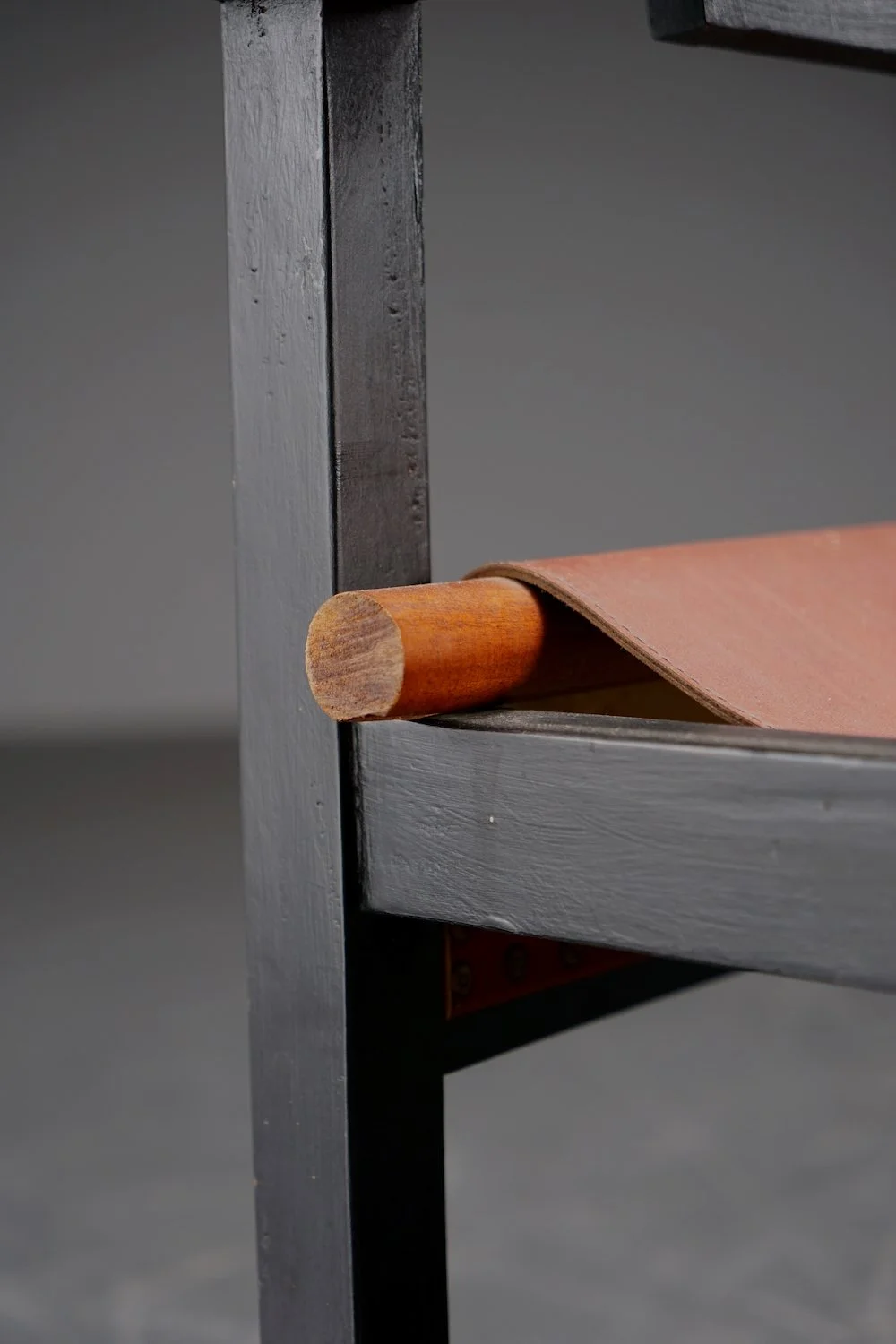 SE-1322023111946-1920s-Armchair-by-J.W.-Uiterwaal_07.JPG