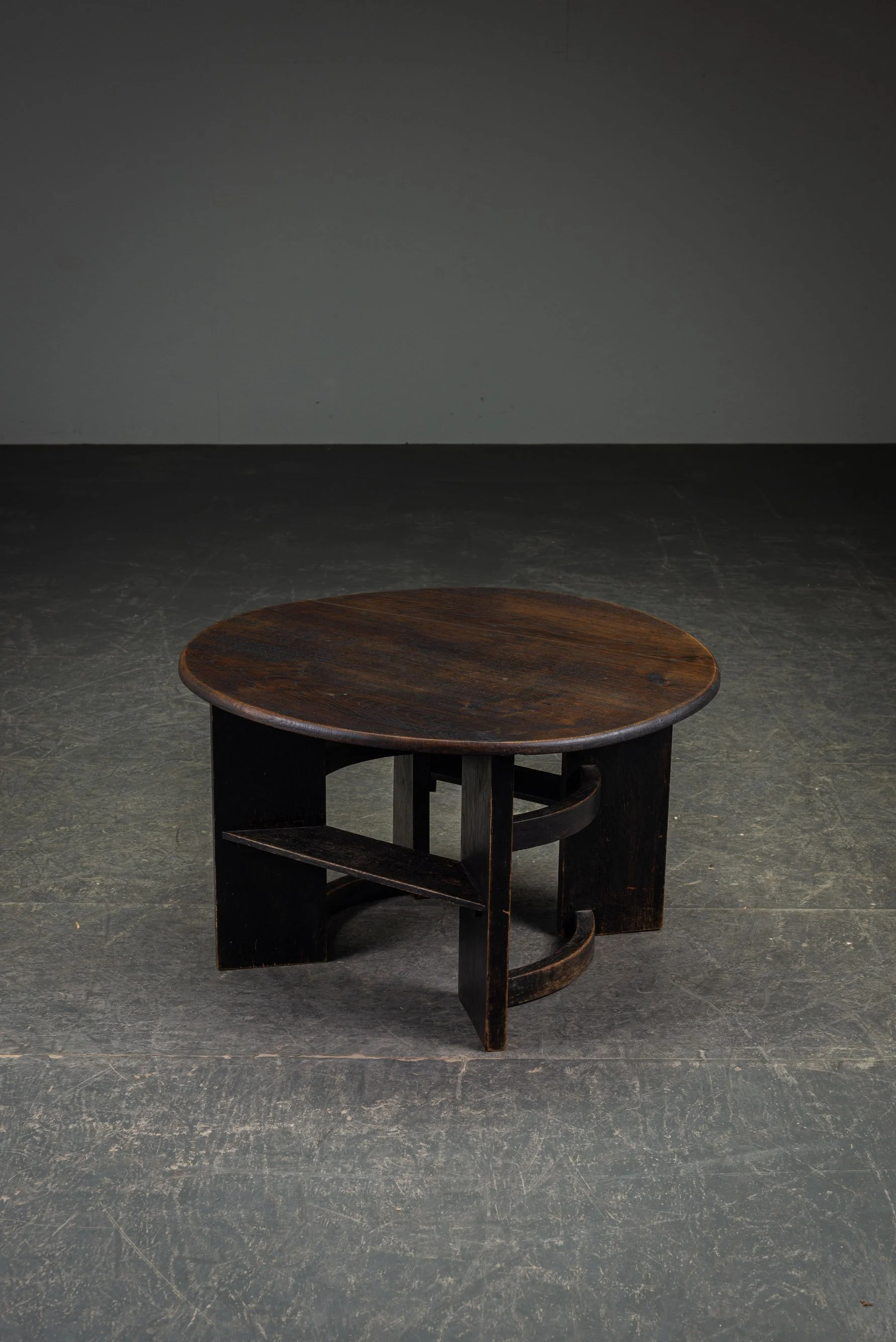 TA-232026194545-1920s-Haagse-School-Side-Table_03.jpg