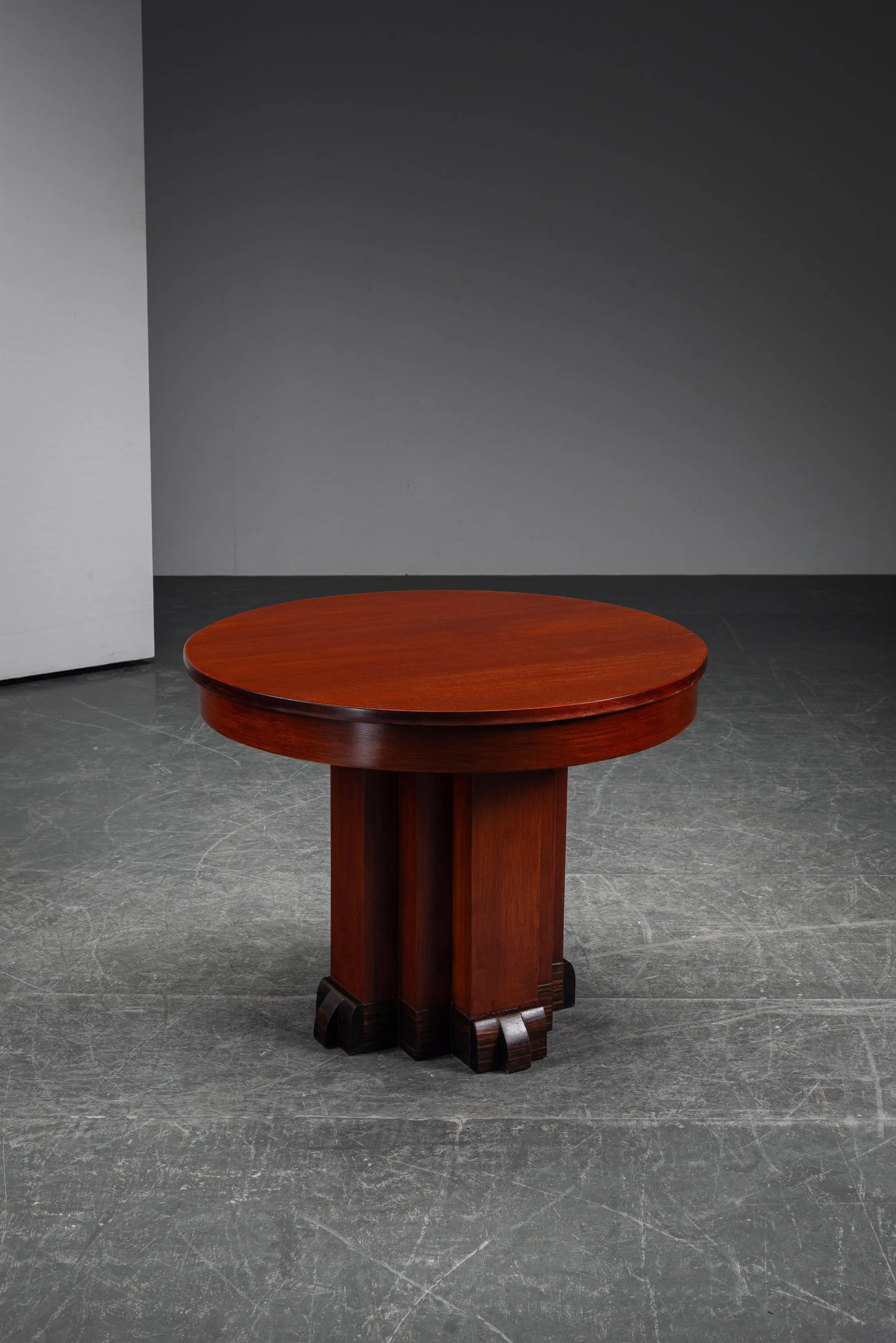 TA-2992026174659-1920s-Amsterdamse-School-Side-Table_01.jpg