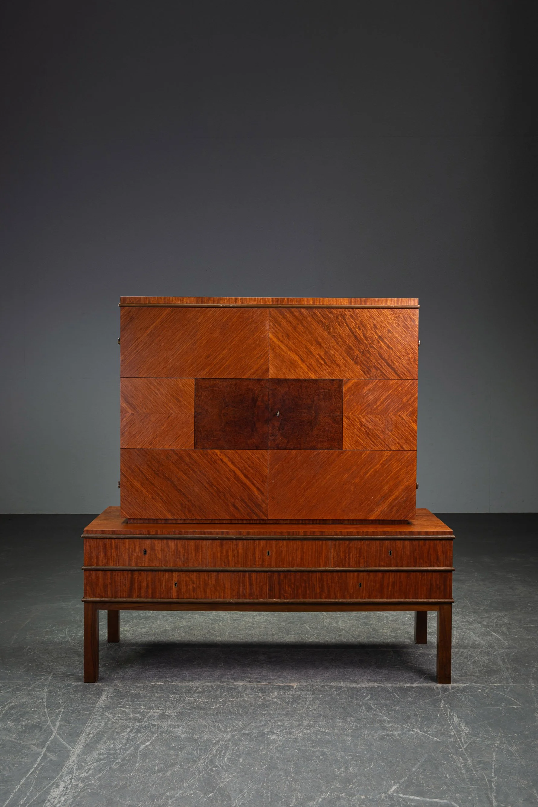 ST-1862026124858-1930s-Swedish-Grace-Cabinet_06.jpg
