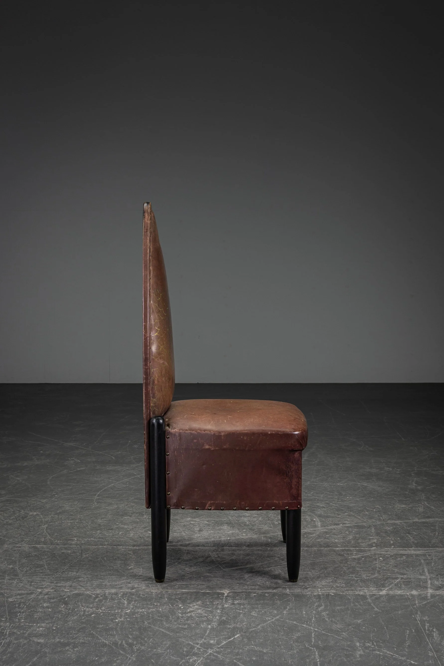 SE-2992026173656-1910s-Amsterdamse-School-Side-Chair_04.jpg