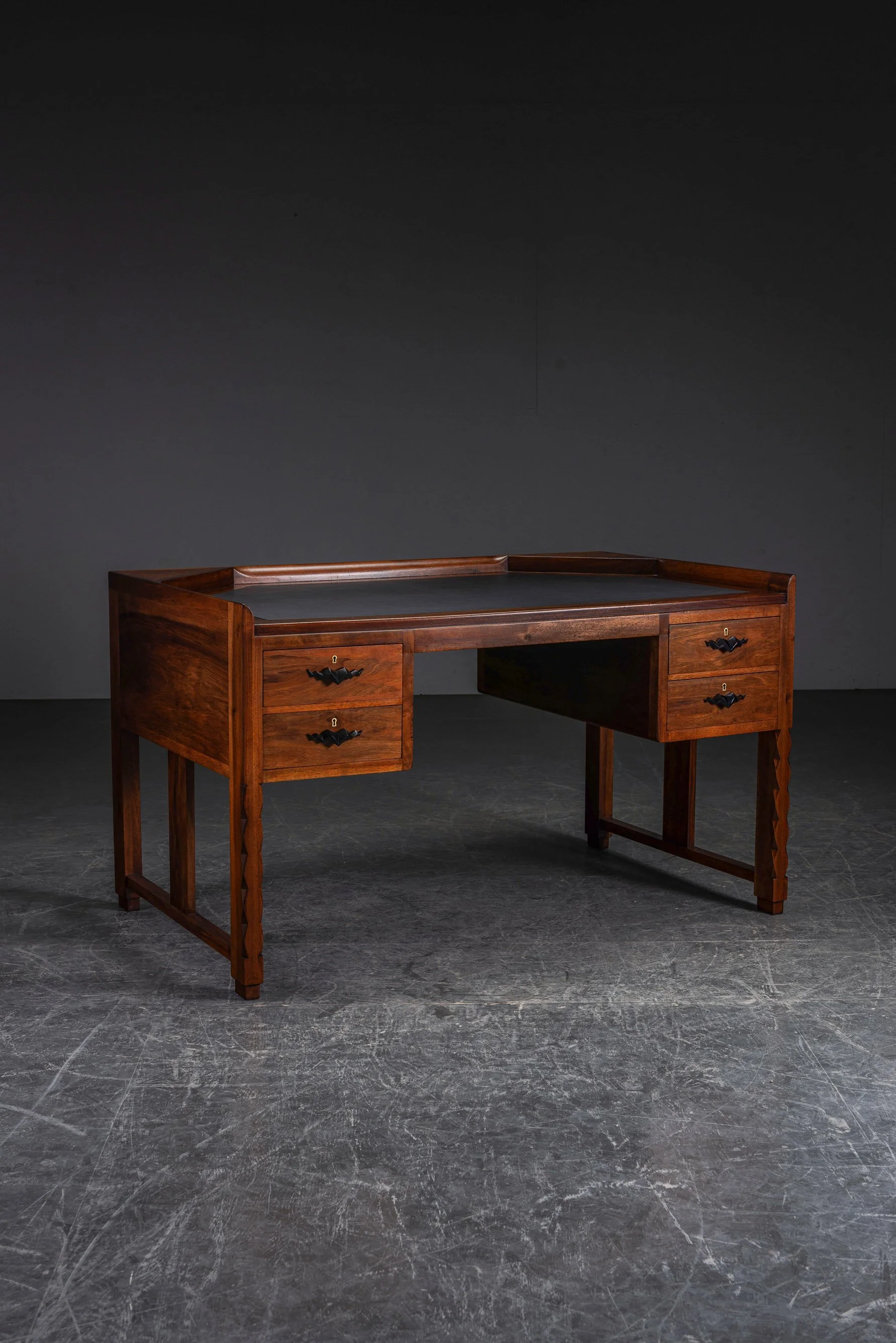 TA-242024214127-1920s-Amsterdamse-School-Desk_02.jpg