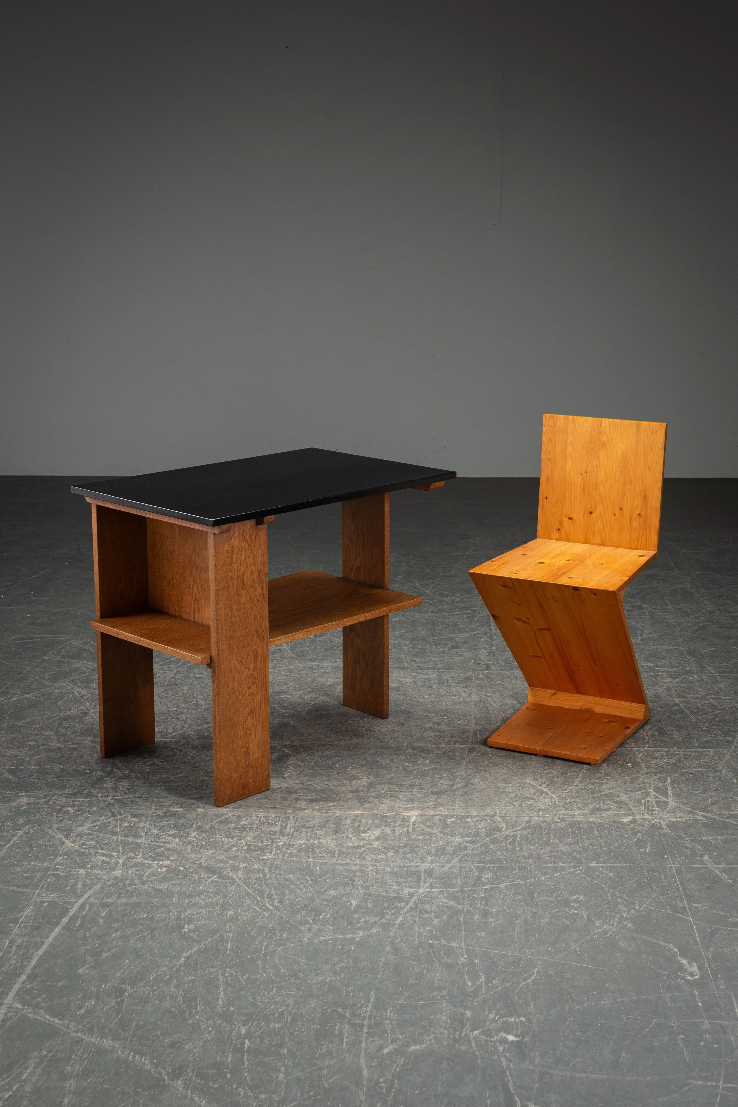 TA-2012026215905-Haagse-School-Side-Table-by-Cor-Alons_13.jpg