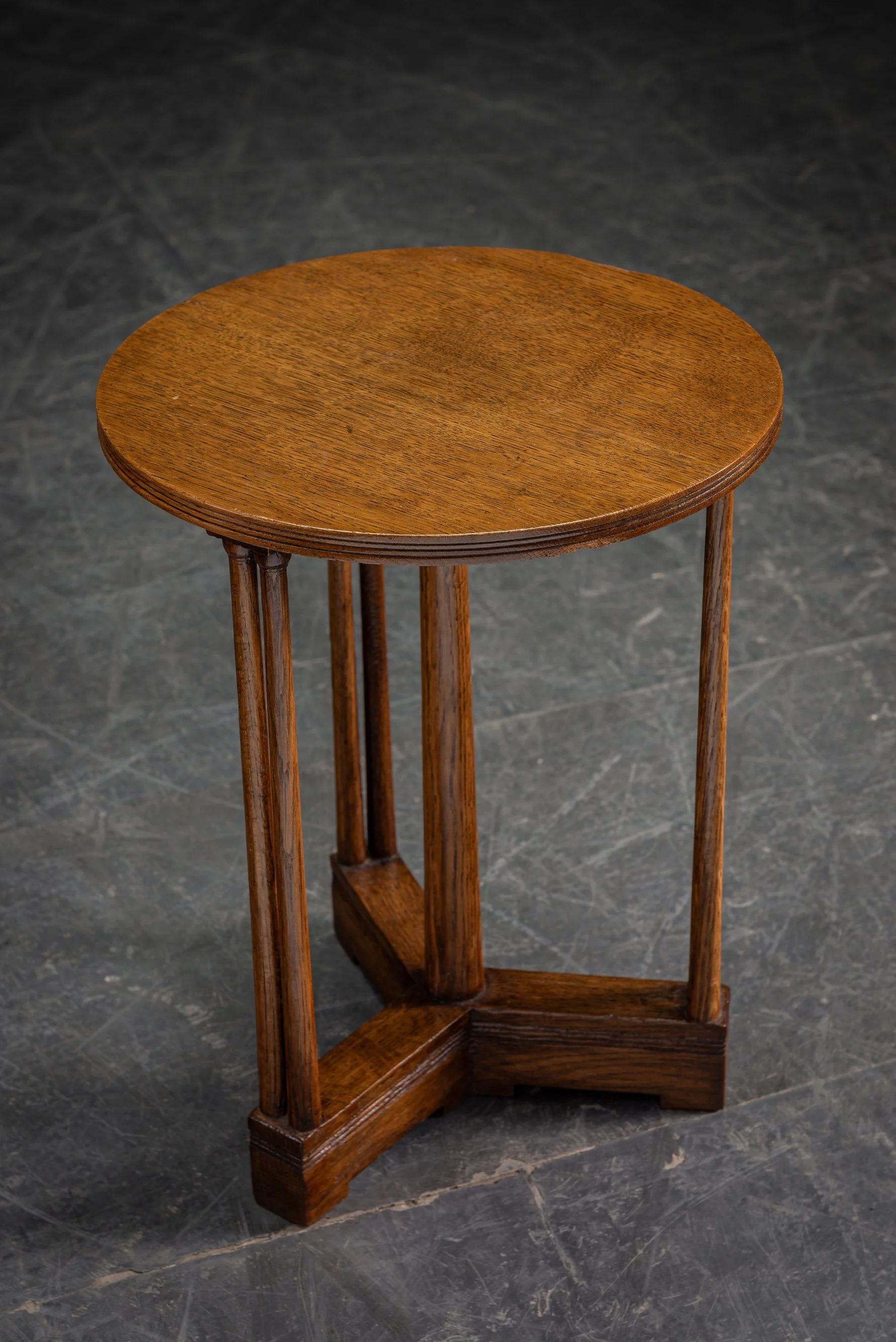 TA-2082025183100-1930s-Art-Deco-Side-Table_05.jpg