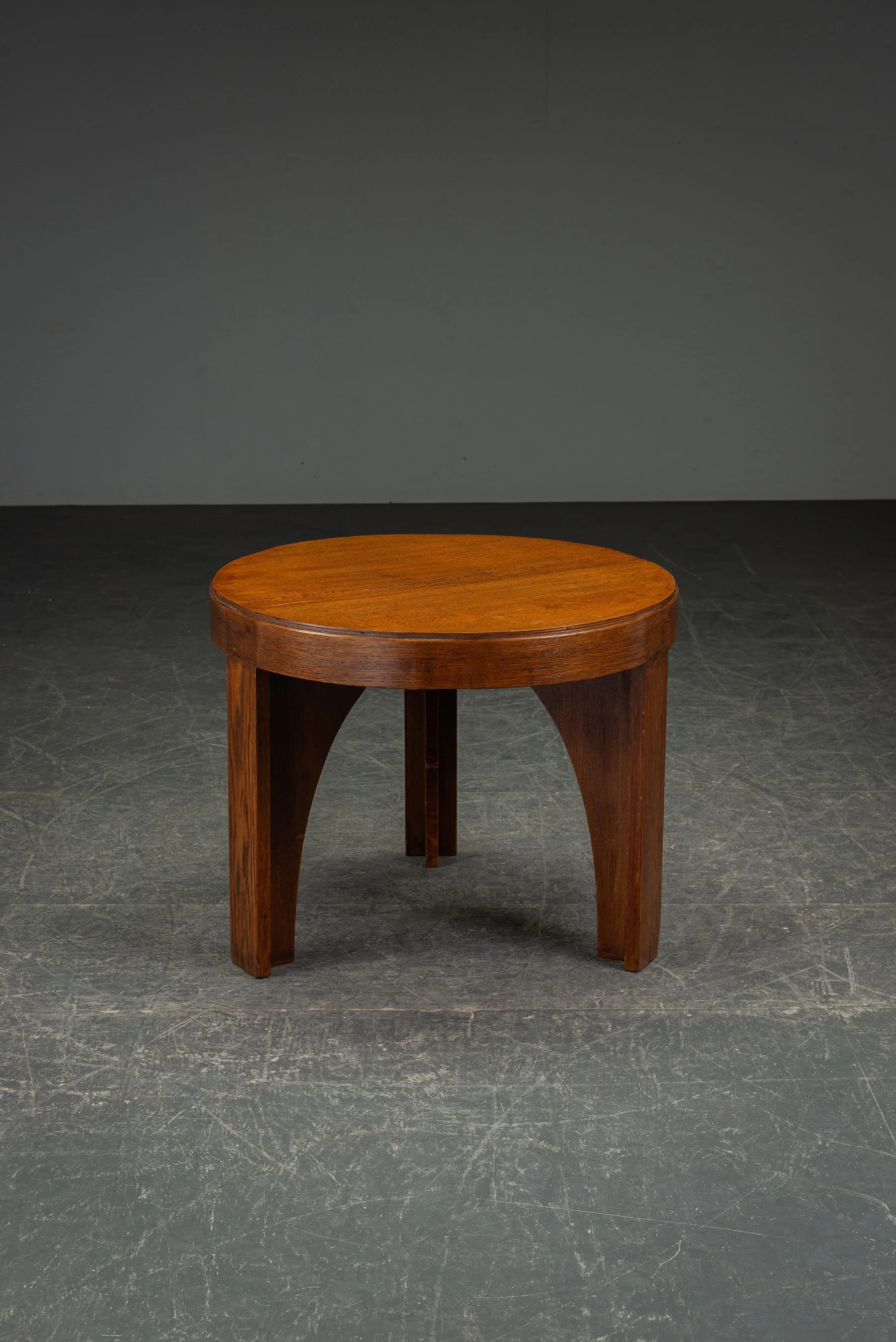 TA-3112026165406-1930s-Modernist-Side-Table_03.jpg
