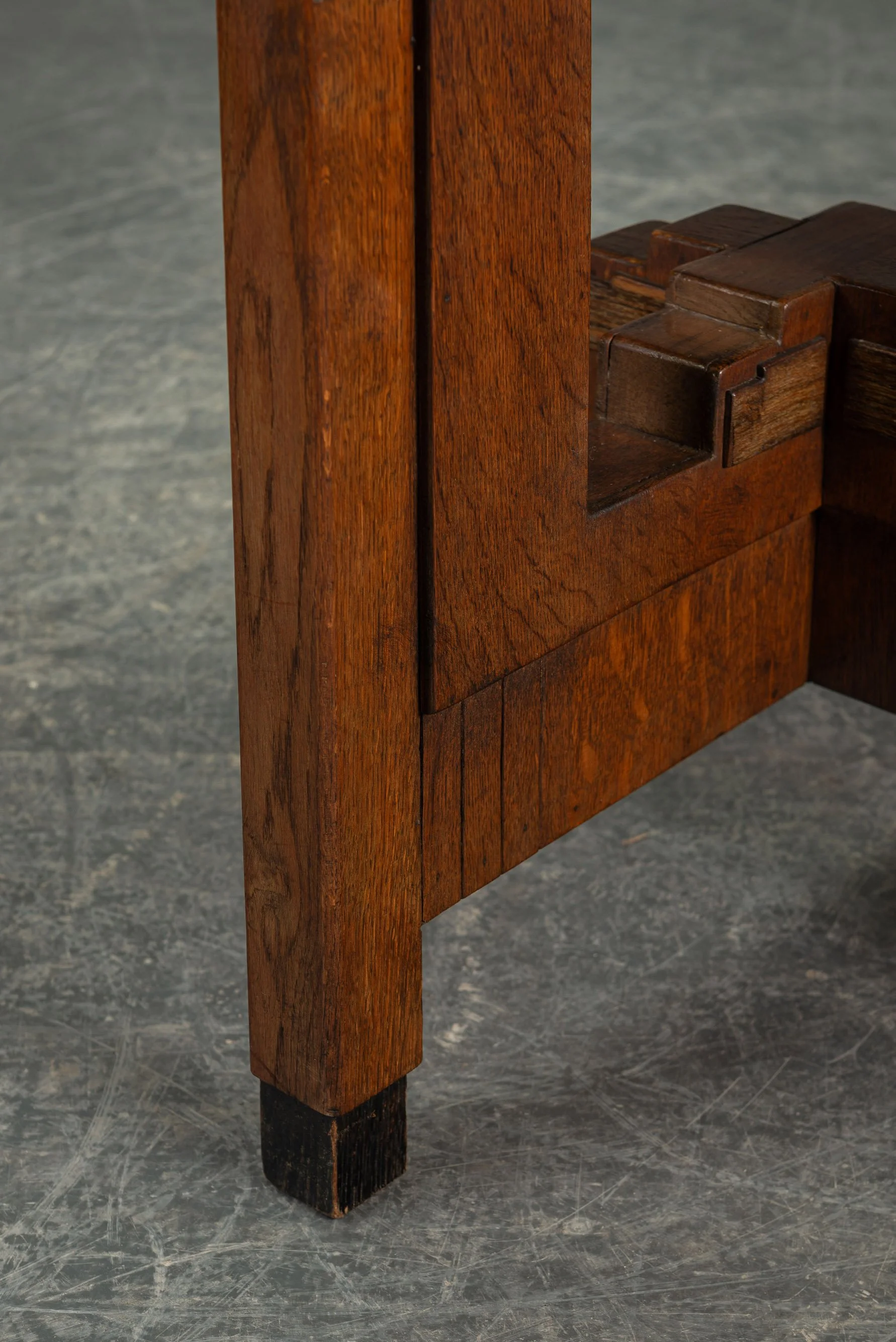 TA-4122025131828-1920s-Amsterdamse-School-Side-Table_05.jpg