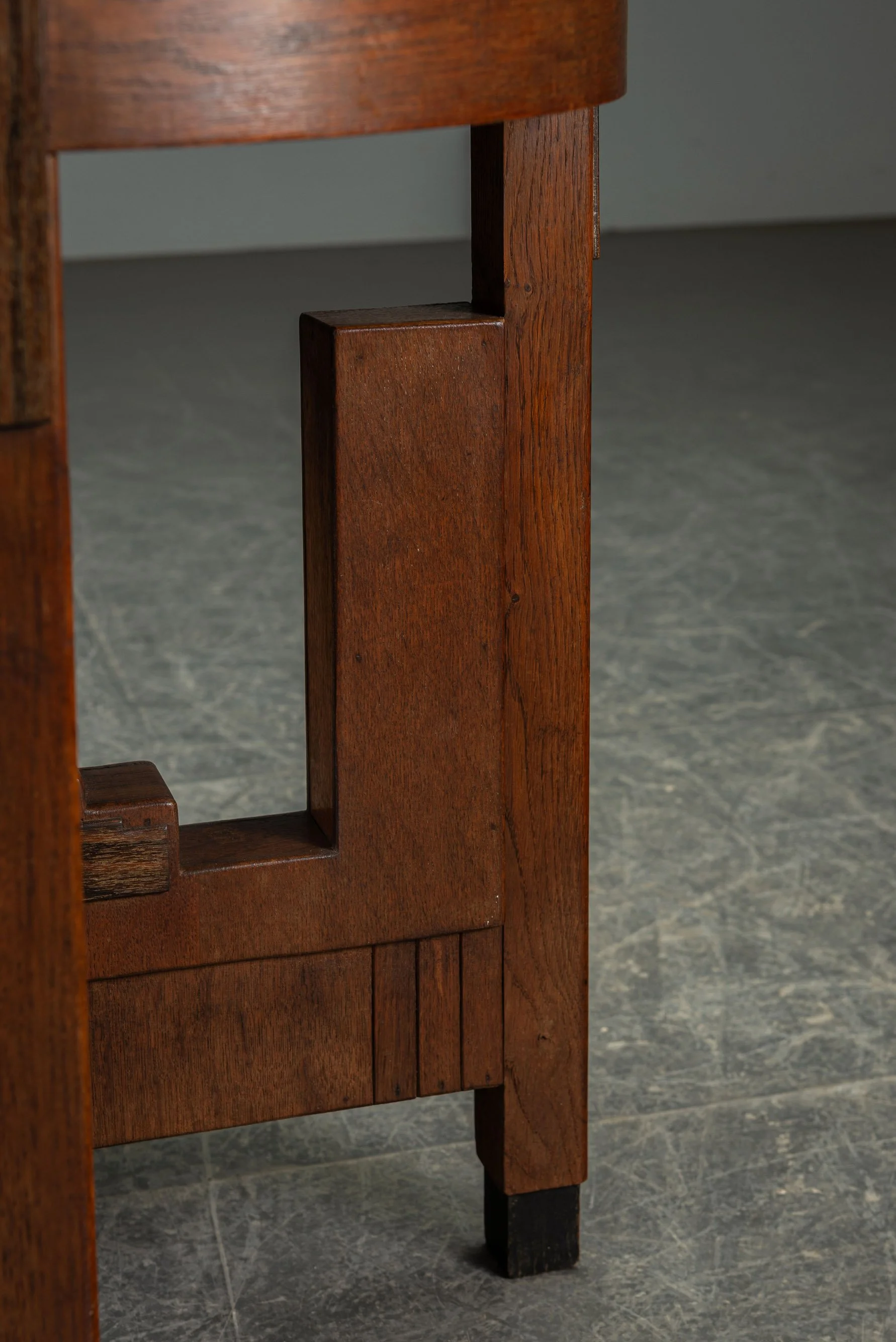 TA-4122025131828-1920s-Amsterdamse-School-Side-Table_09.jpg