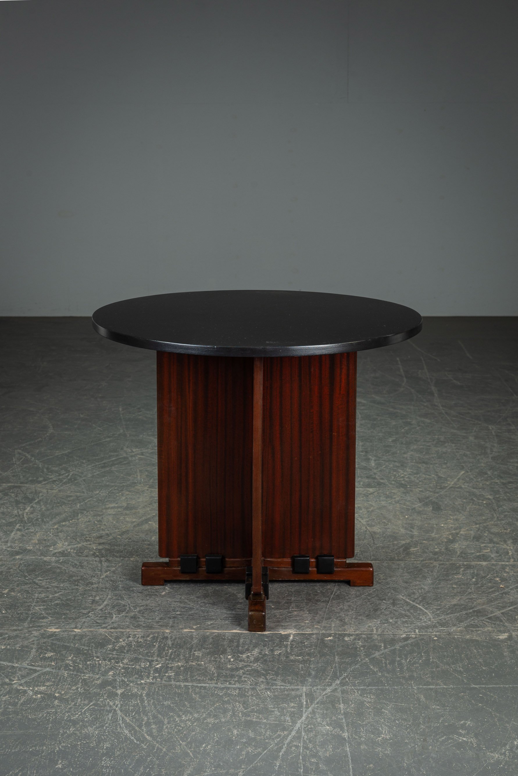 TA-12102024165430-1930s-Art-Deco-Side-Table_02.jpg