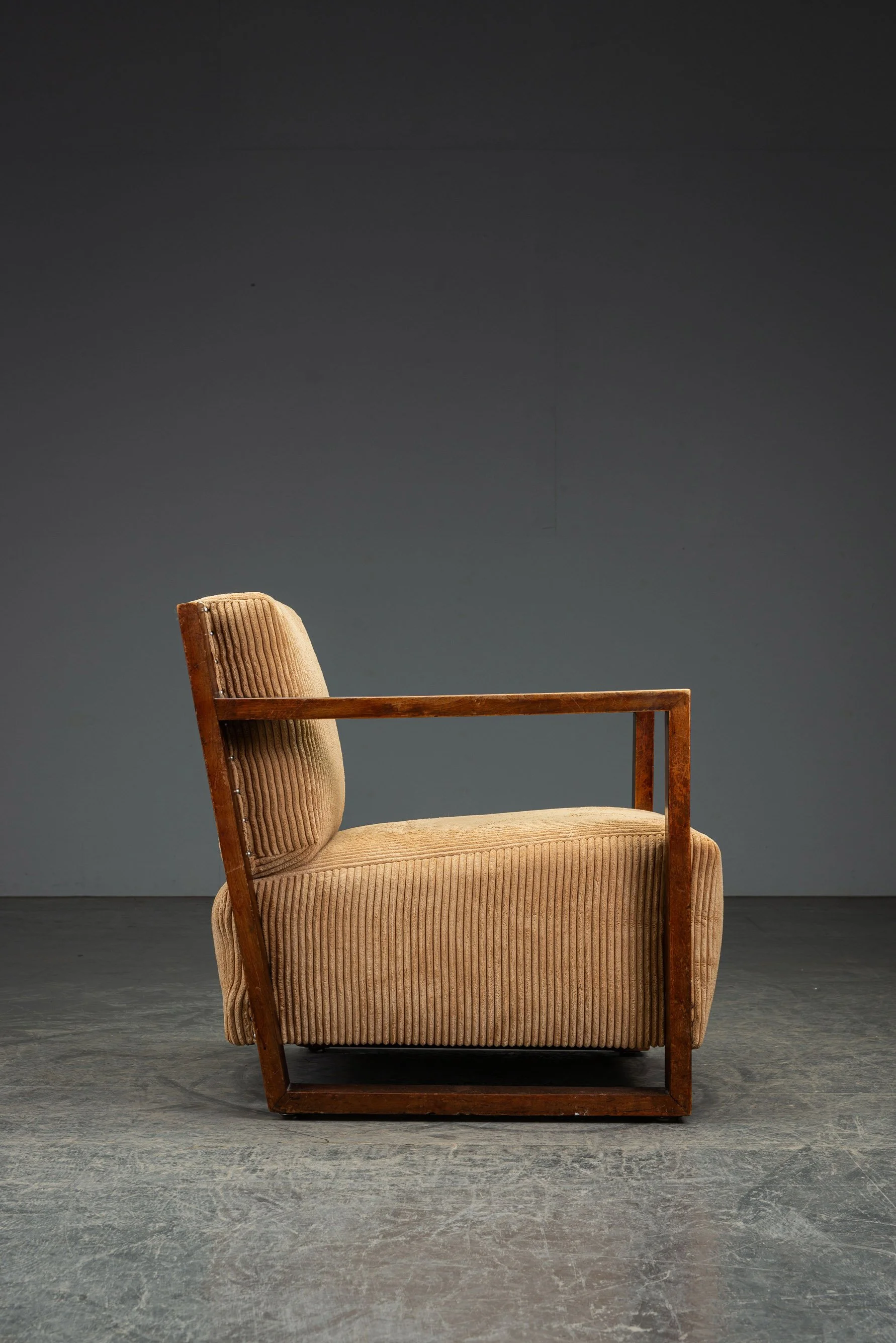 SE-232026120720-1940s-Modernist-Armchair_12.jpg