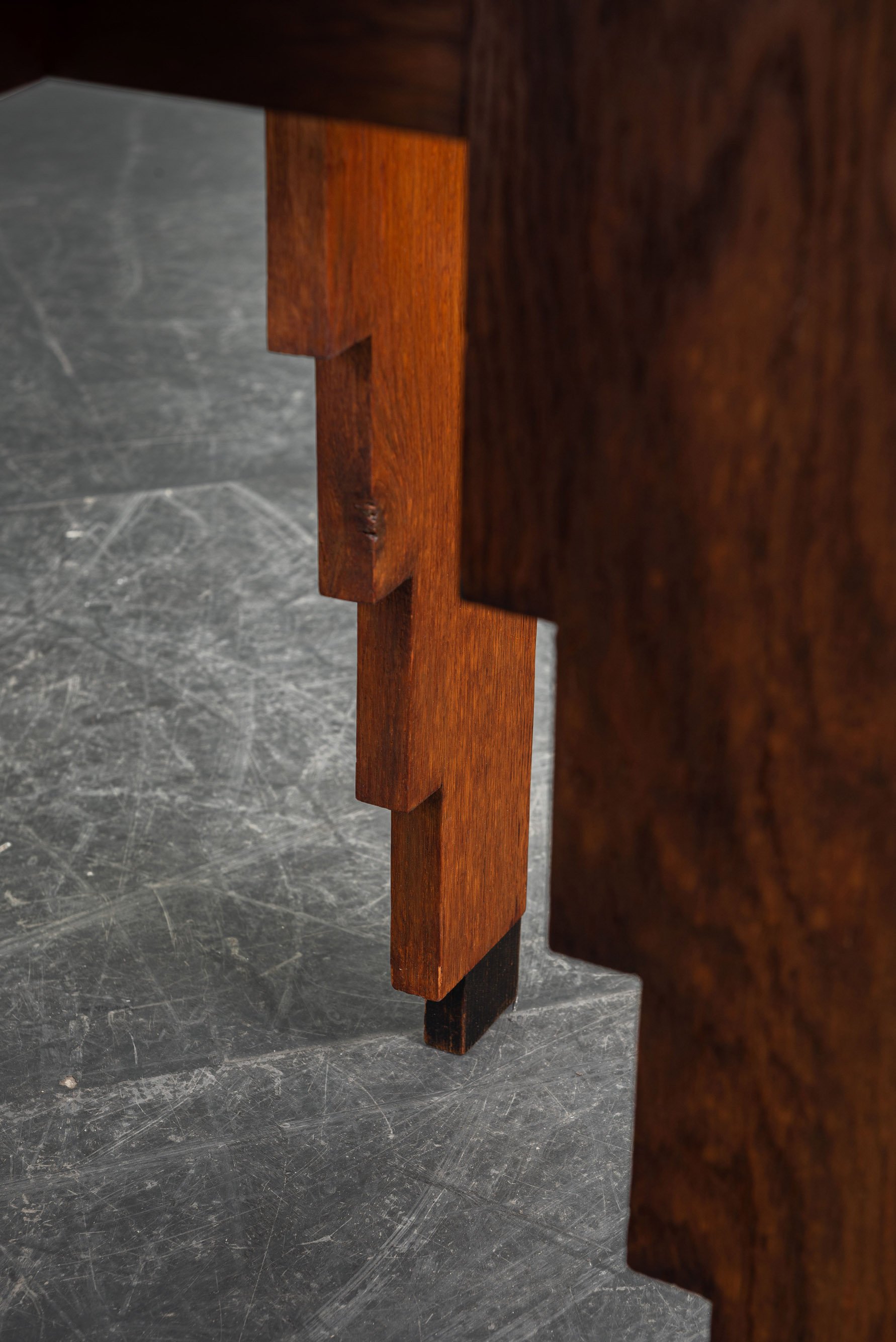 TA-892026124804-1920s-Amsterdamse-School-Side-Table_09.jpg