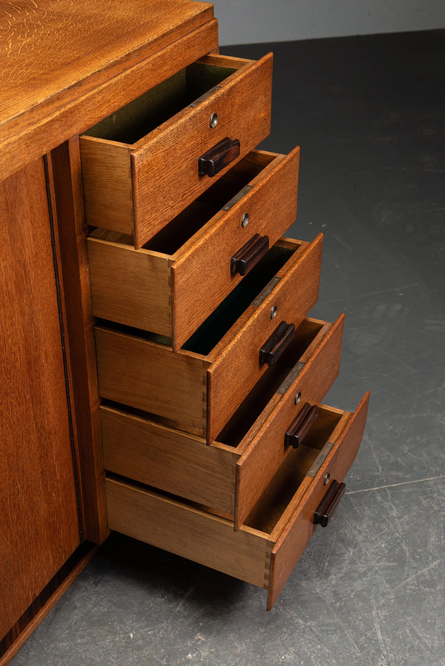 ST-2872026153534-1930s-Art-Deco-Sideboard_10.jpg