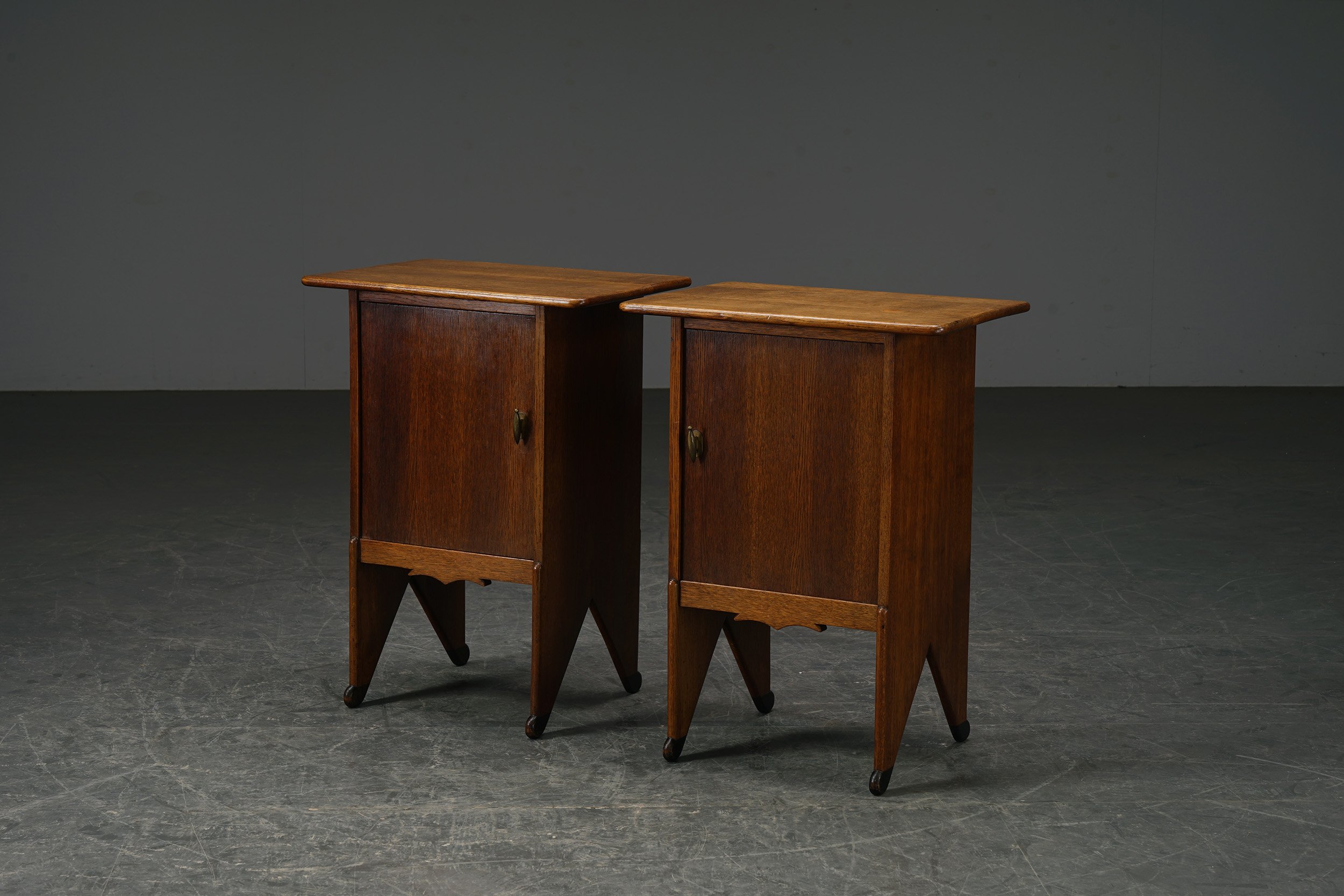 TA-1862025190425-Amsterdamse-School-Nightstands-by-Willem-Penaat_19.jpg