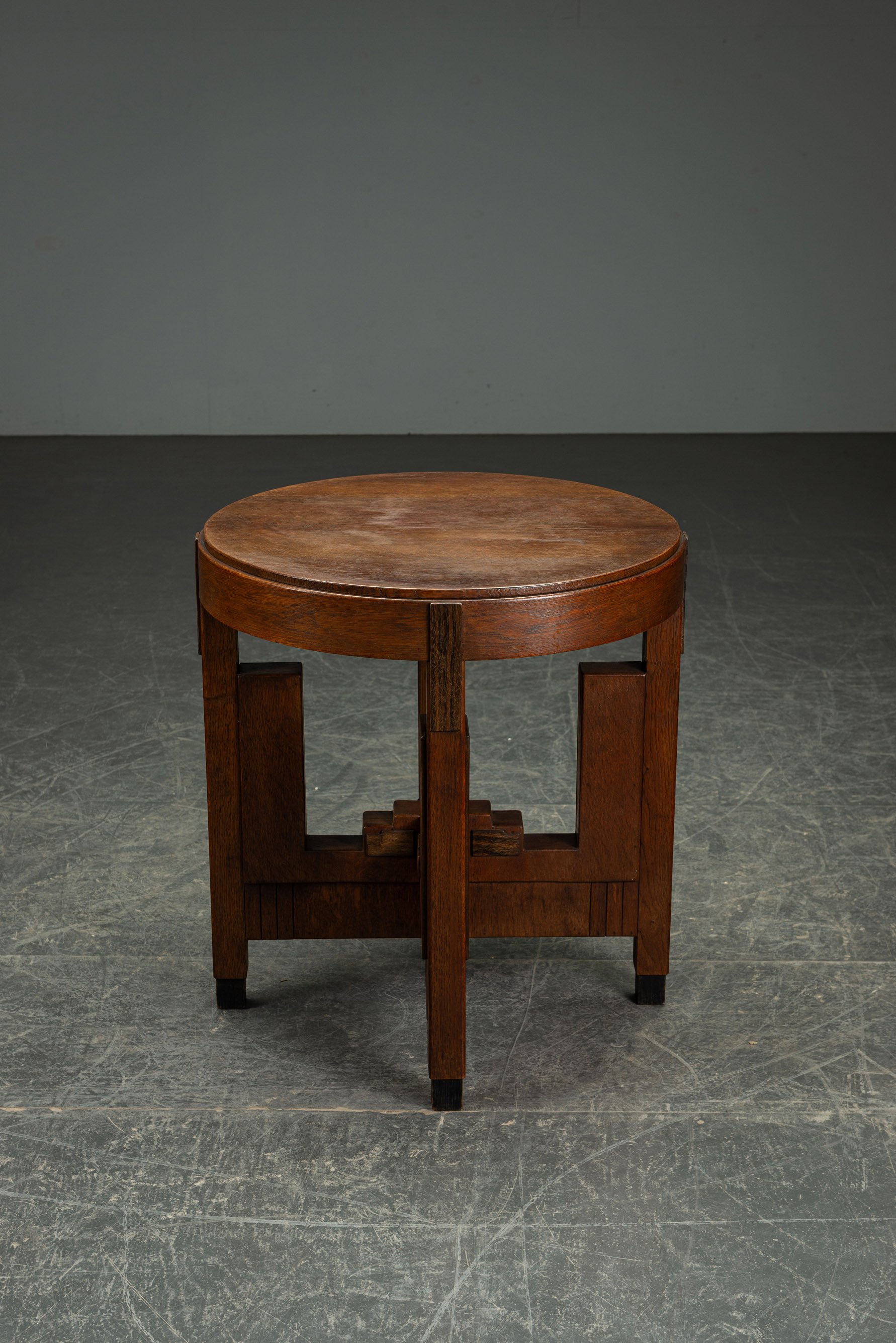TA-4122025131828-1920s-Amsterdamse-School-Side-Table_03.jpg