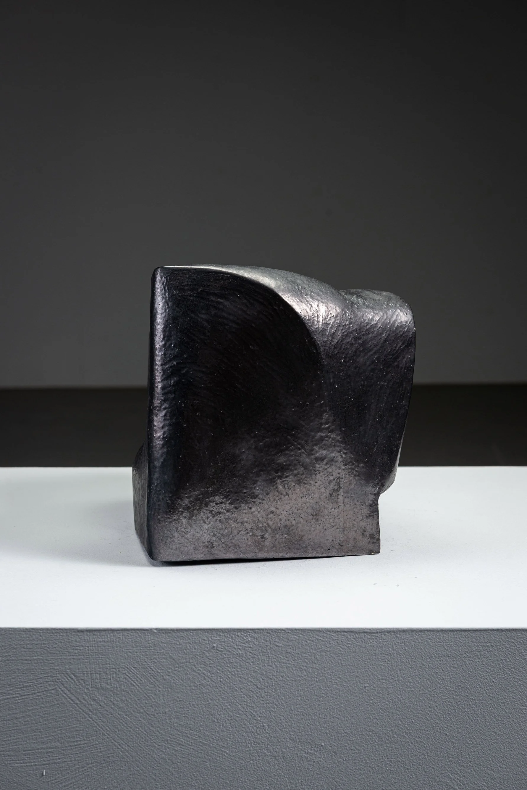 AR-27102025185004-Abstract-Sculpture-by-Cor-Dam-#41_06.jpg