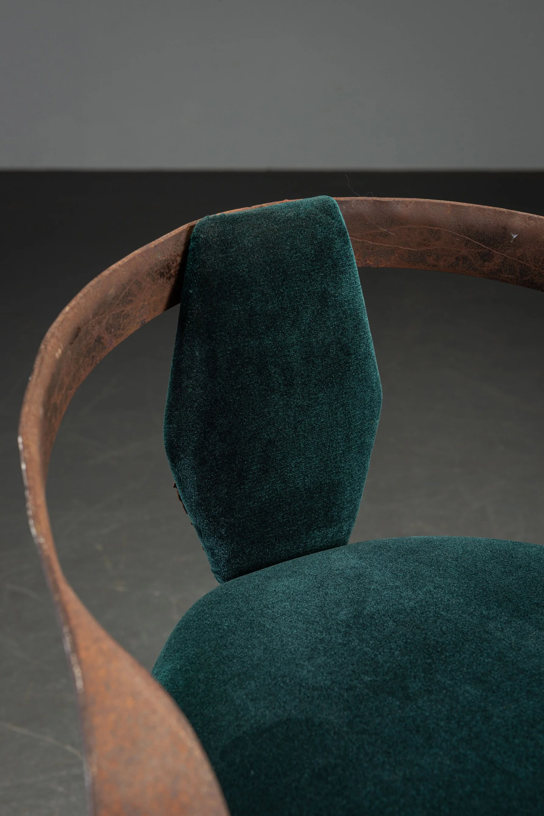 SE-432026195105-1980s-Sculptural-Accent-Chair_16.jpg