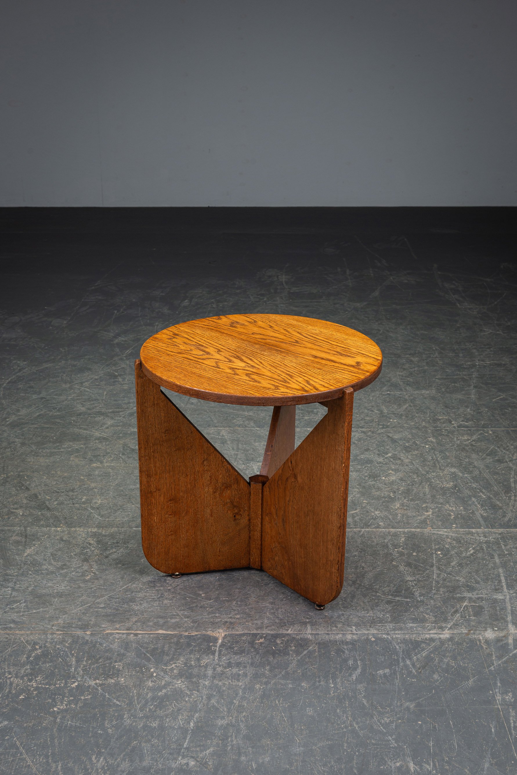 TA-2632026131323-1920s-Architectural-Side-Table_02.jpg