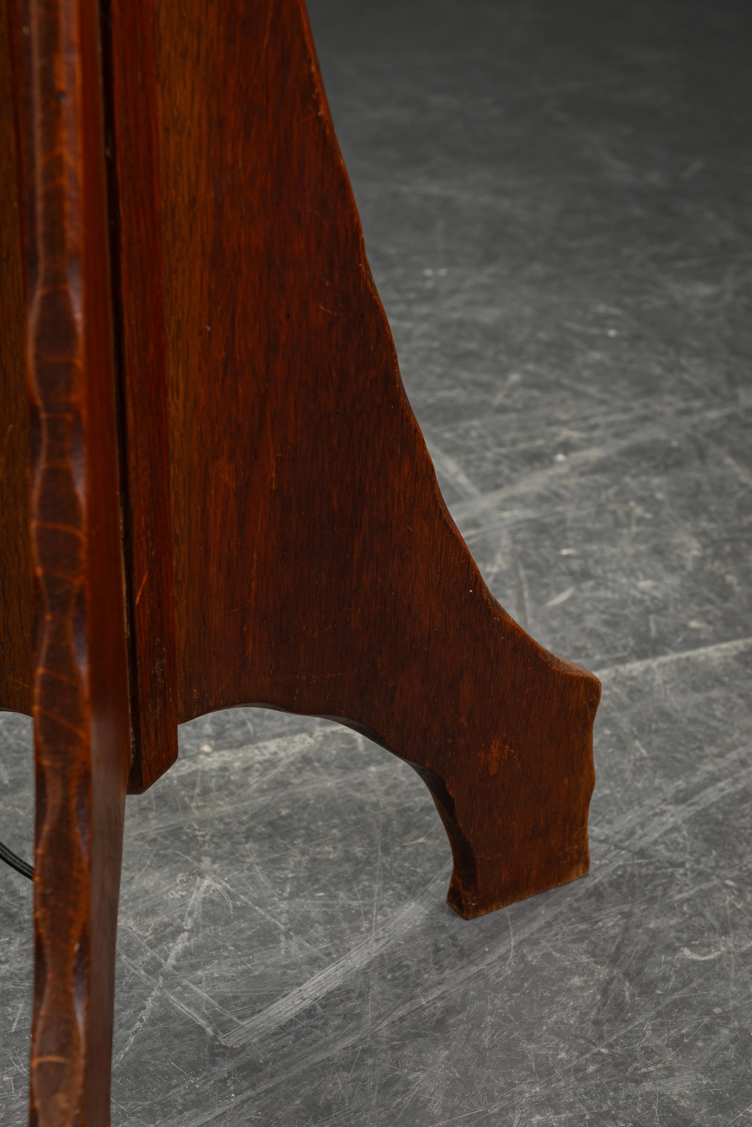 LI-142024155526-1920s-Amsterdamse-School-Standing-Lamp_06.jpg