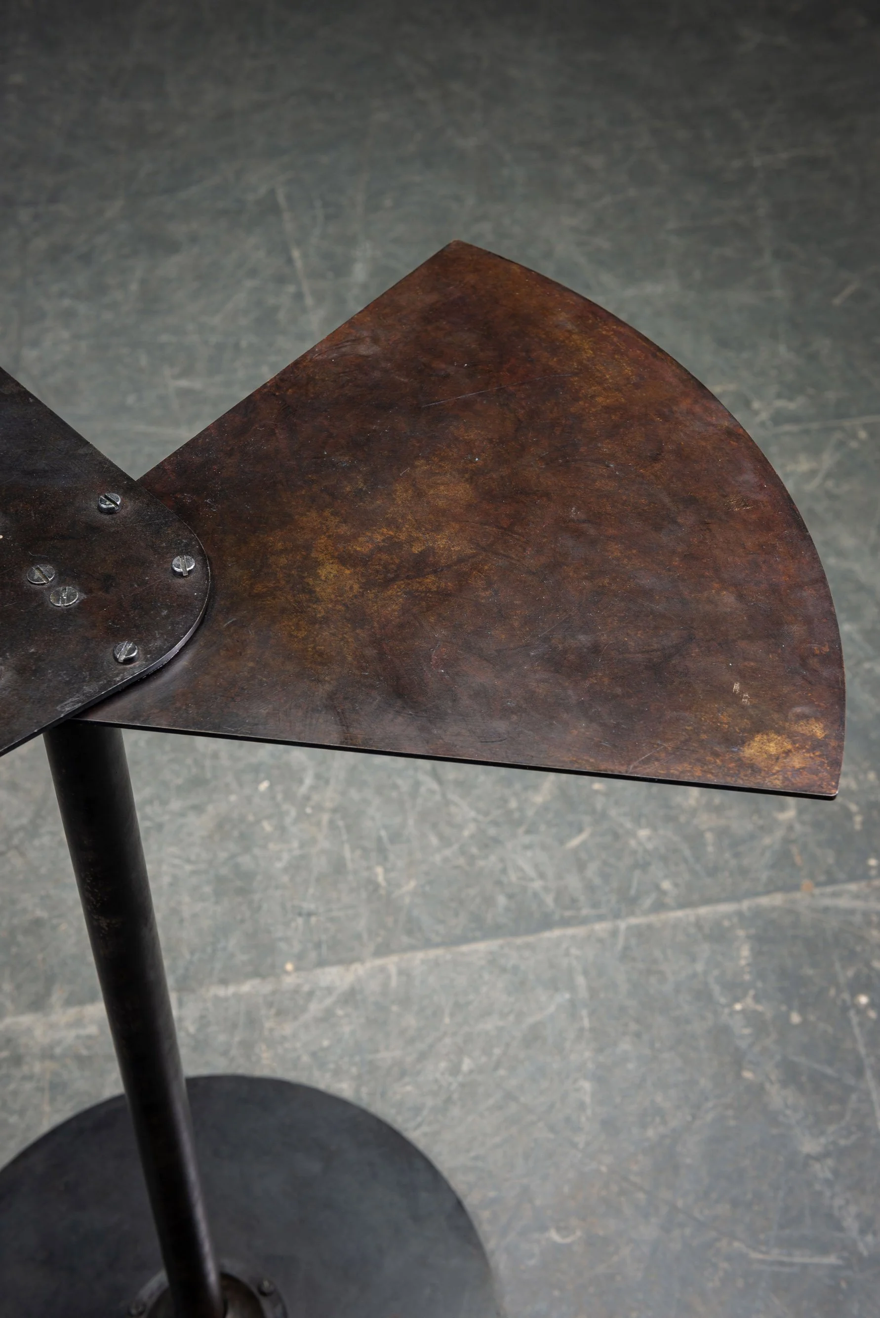 TA-1862026193111-1980s-Art-Deco-Side-Table_08.jpg