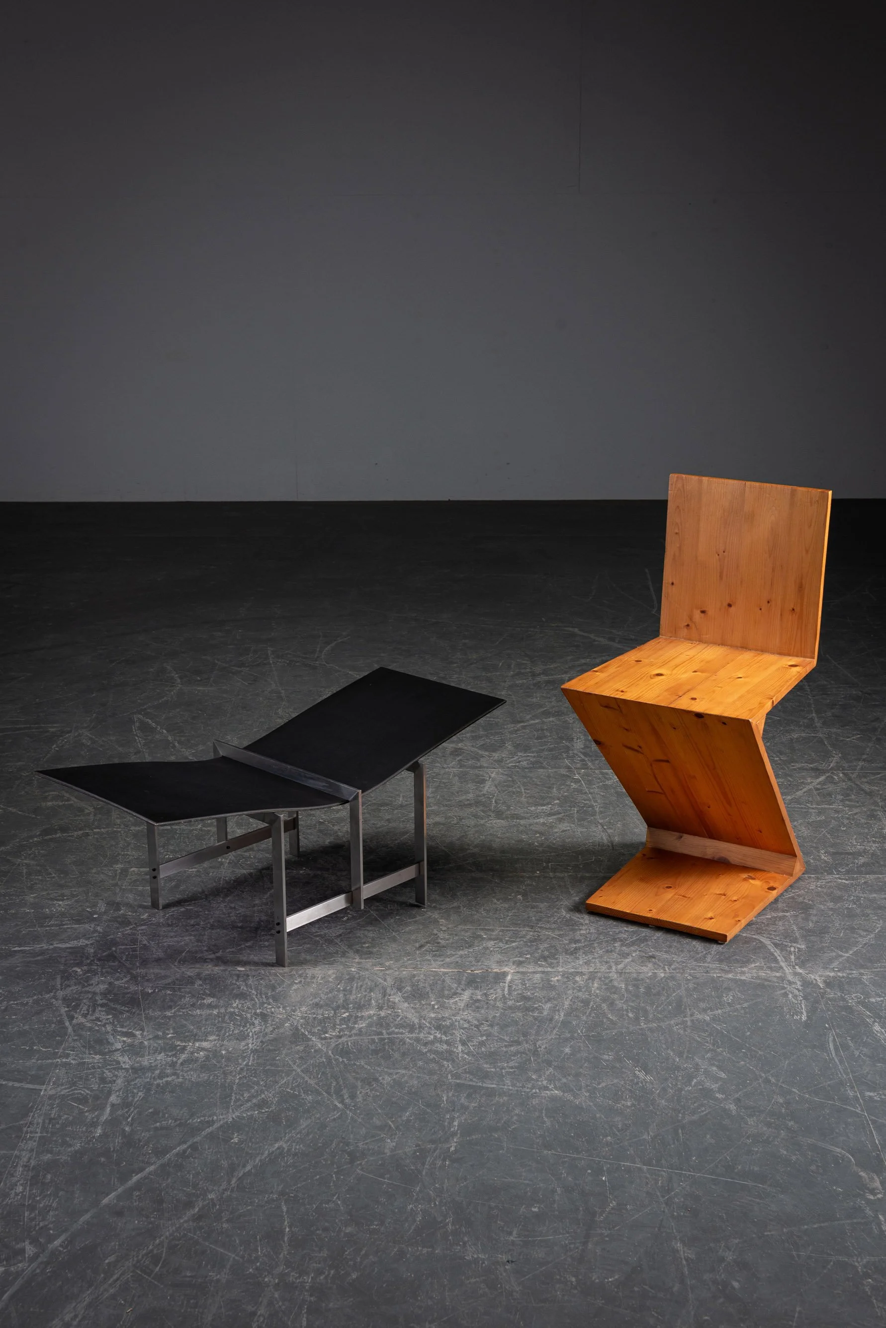 TA-2082025181006+TA-2082025165225-Galerie-Binnen-Architectural-'Manifold'-Side-Tables_07.jpg
