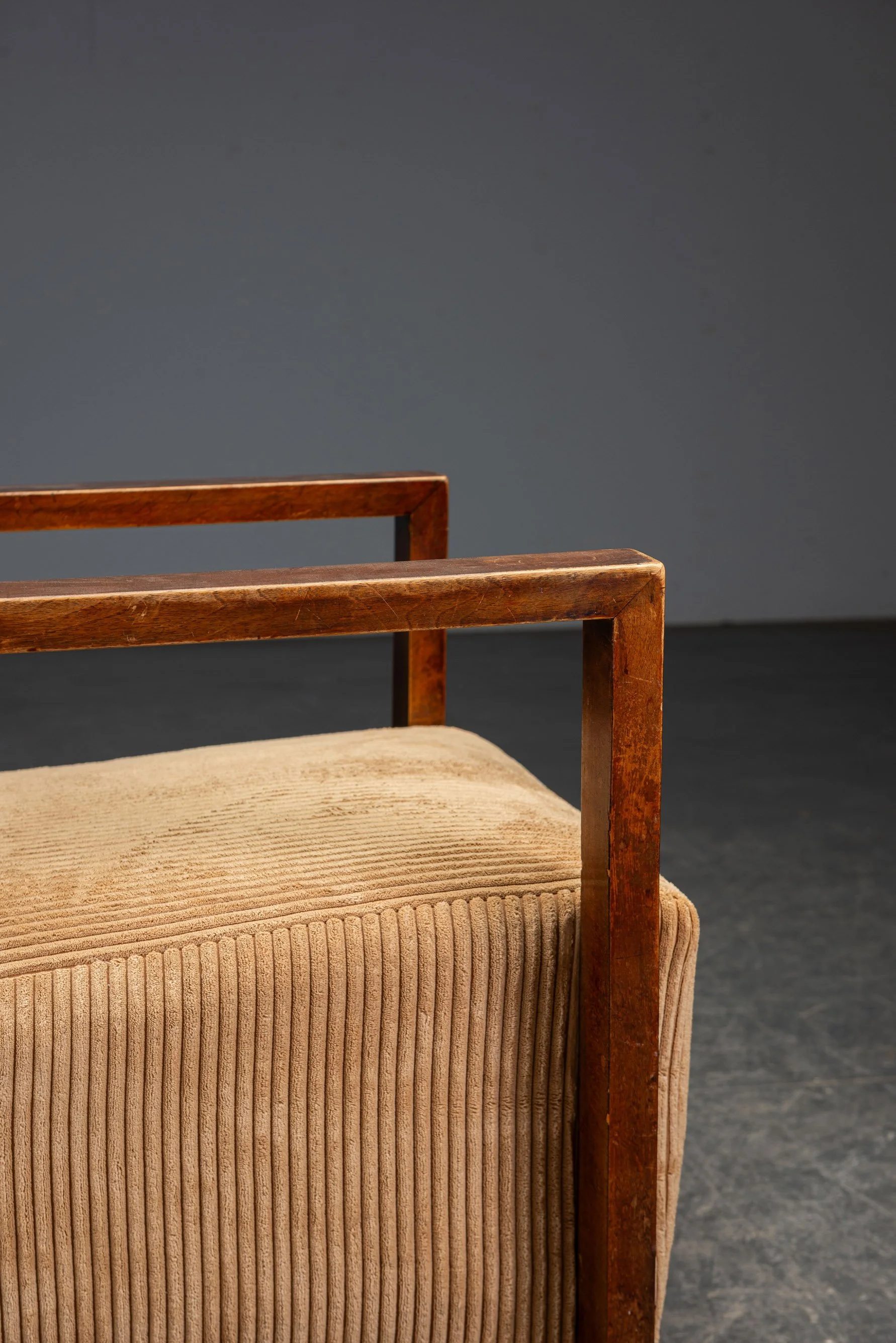 SE-232026120720-1940s-Modernist-Armchair_11.jpg