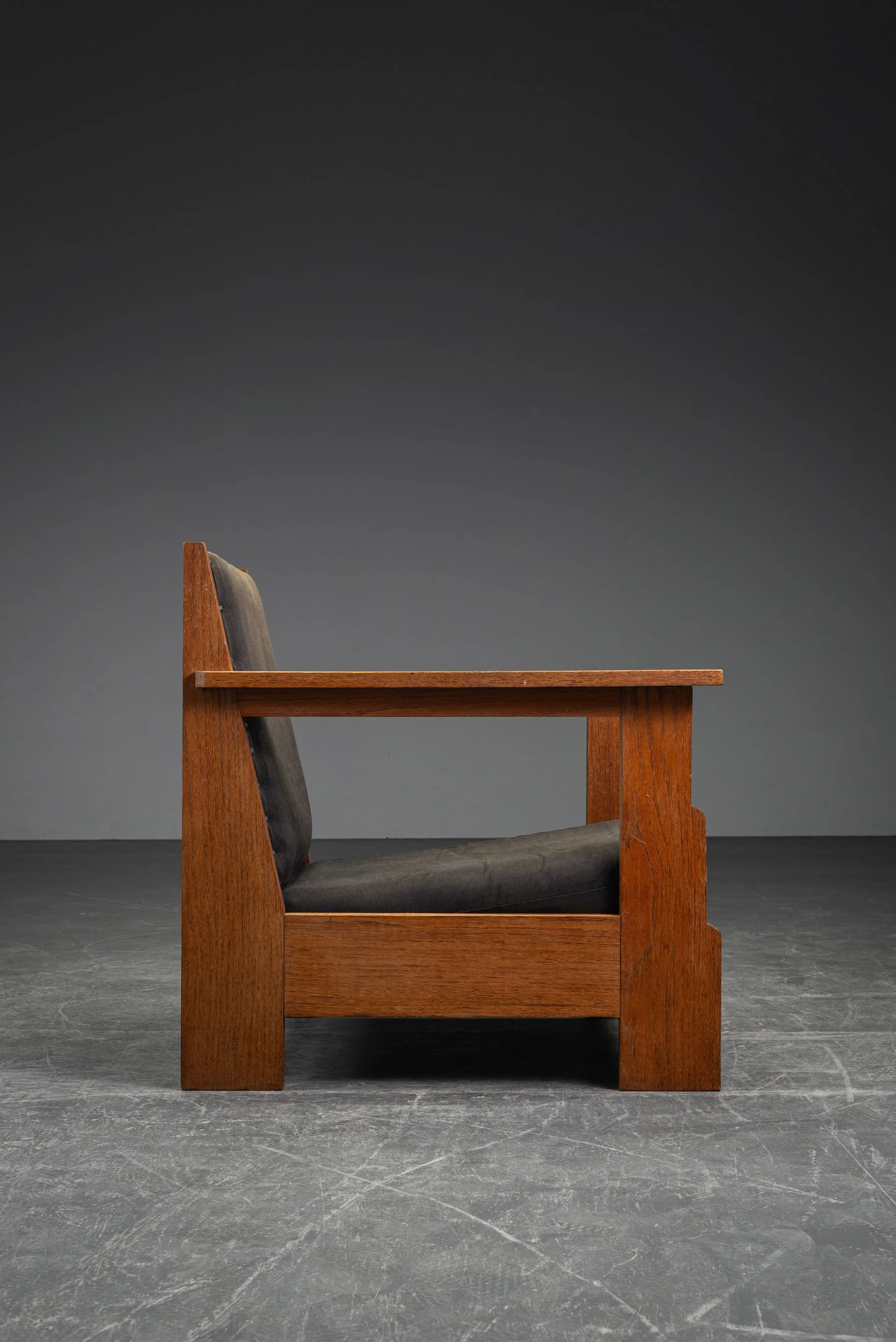 SE-892026125457-1920s-Haagse-School-Armchair_05.jpg