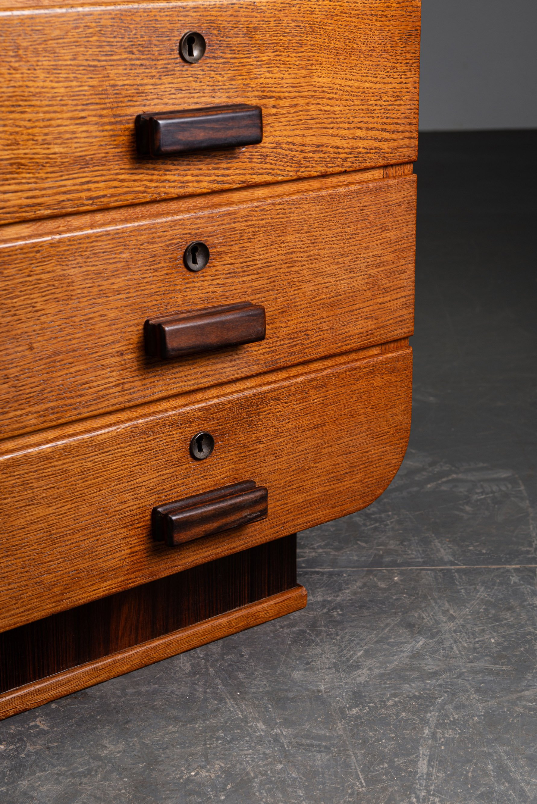 ST-2872026153534-1930s-Art-Deco-Sideboard_14.jpg