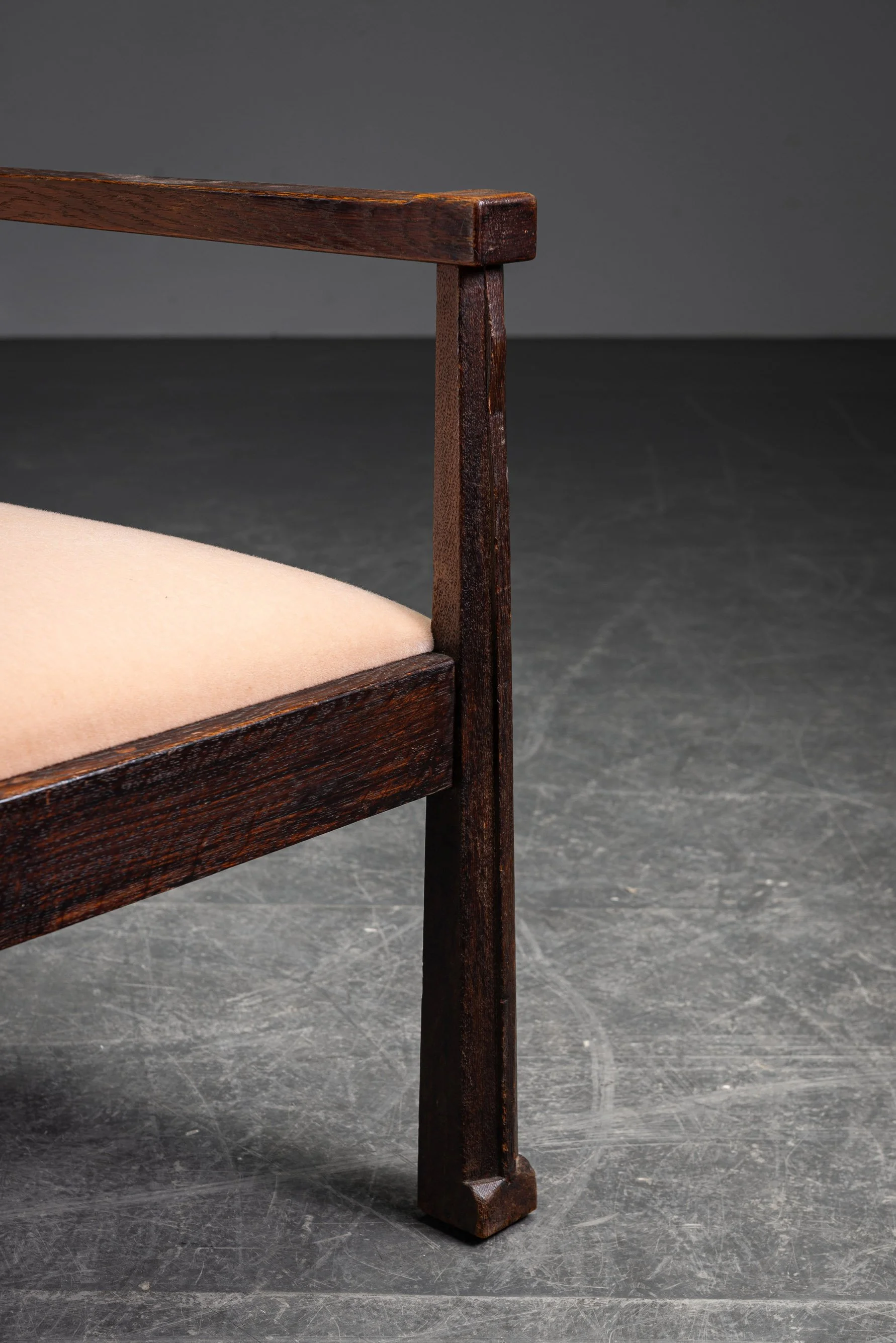 SE-892026125316-Rationalist-Chair-Set_02.jpg